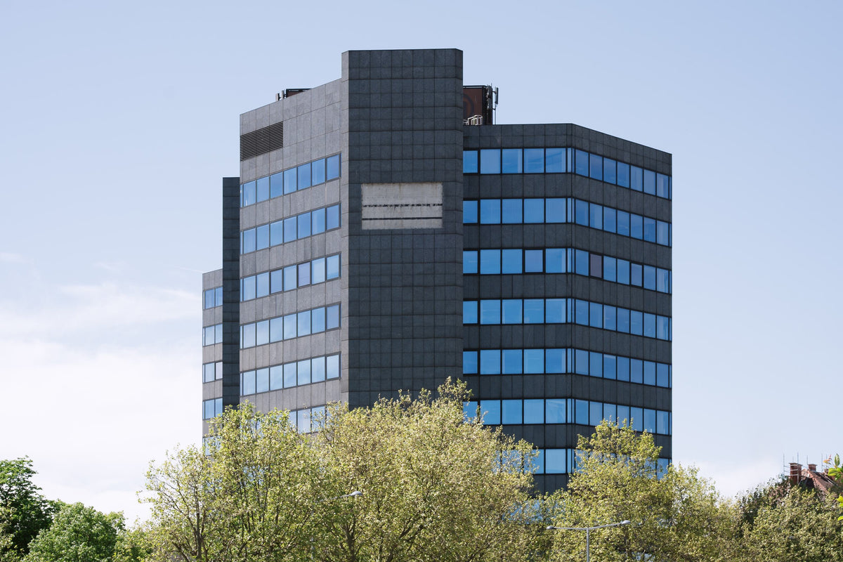 Vienna Design Week mit zwanzig: Leichtigkeit in Harry Glücks Hochhaus