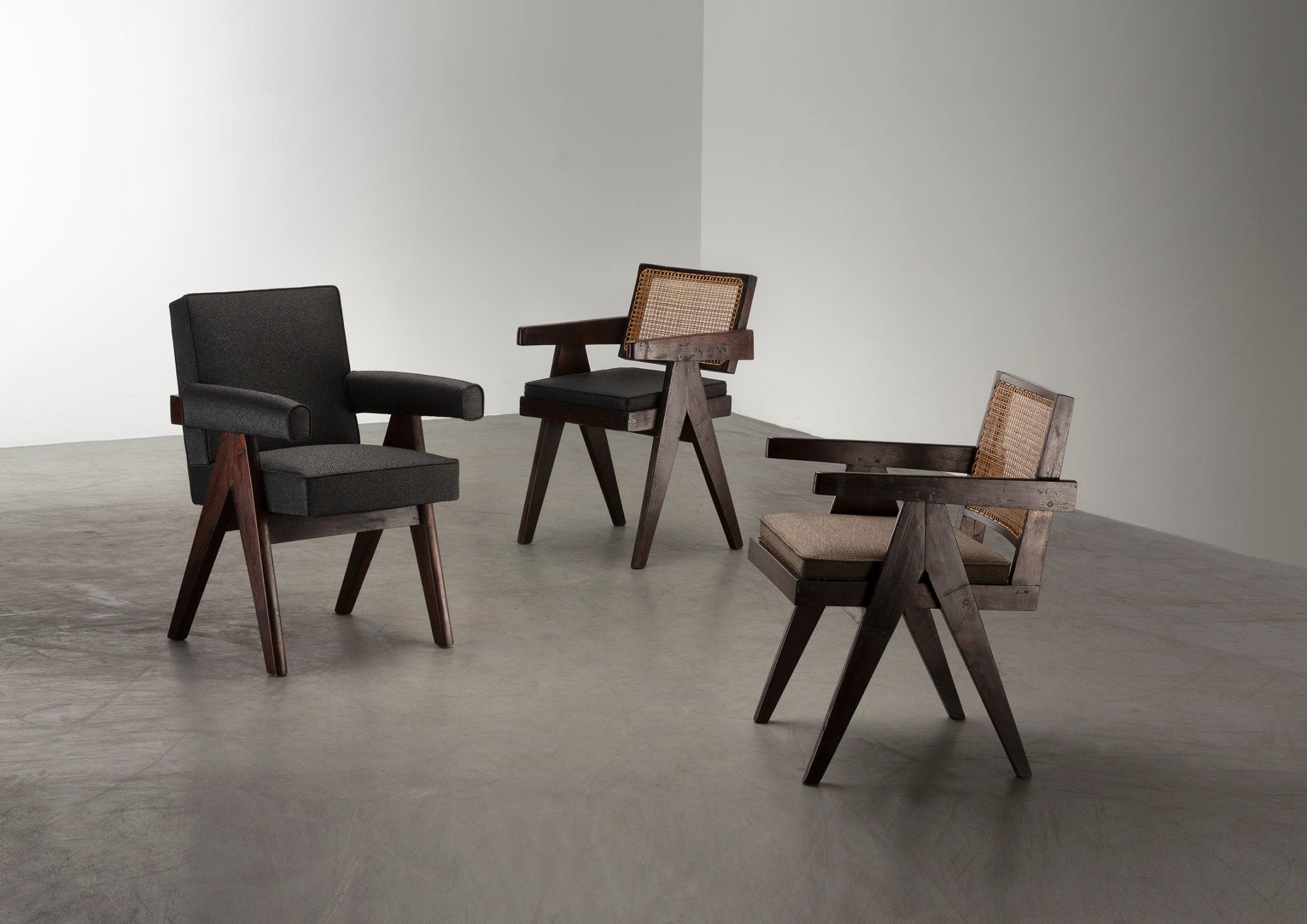 Zeitlose Eleganz: Chandigarh Office Cane Chair von Pierre Jeanneret - industrial Konzept Store