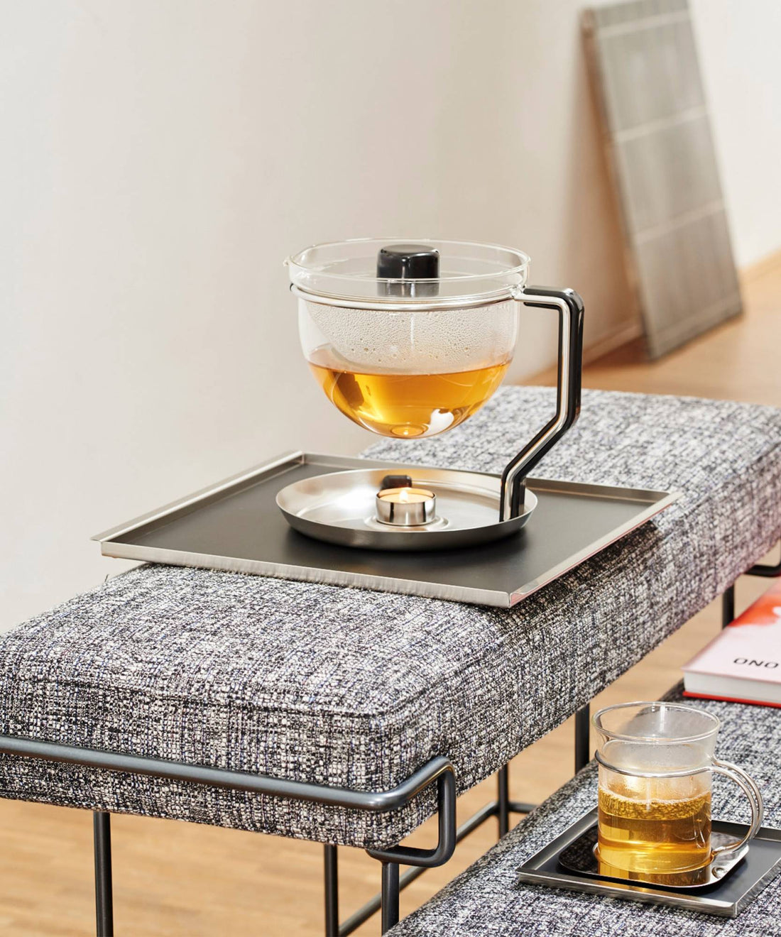 Mono Classic Teekanne mit integriertem Stövchen