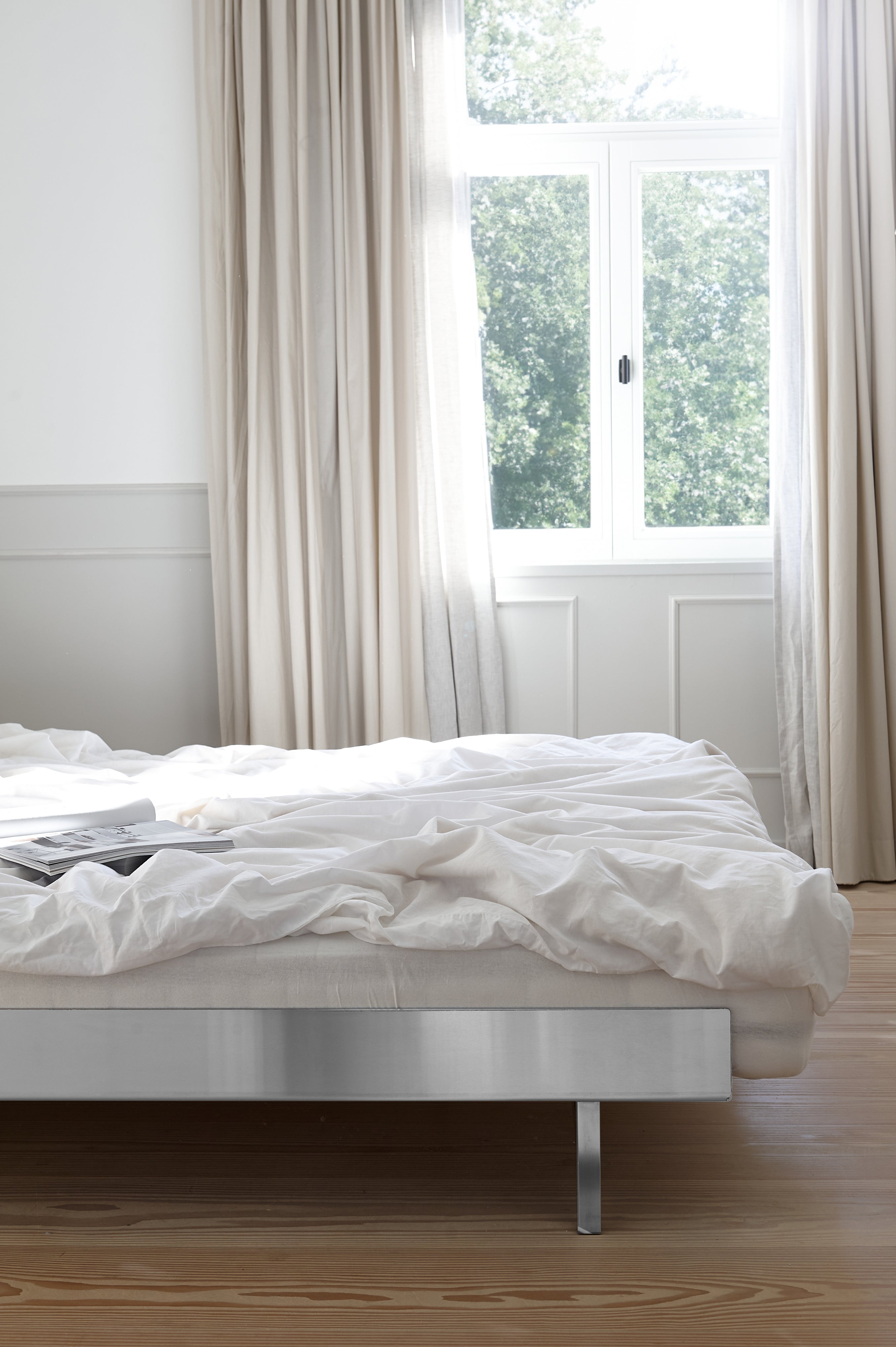 Moebe Extandable Bed 90-180cm – Stainless Steel