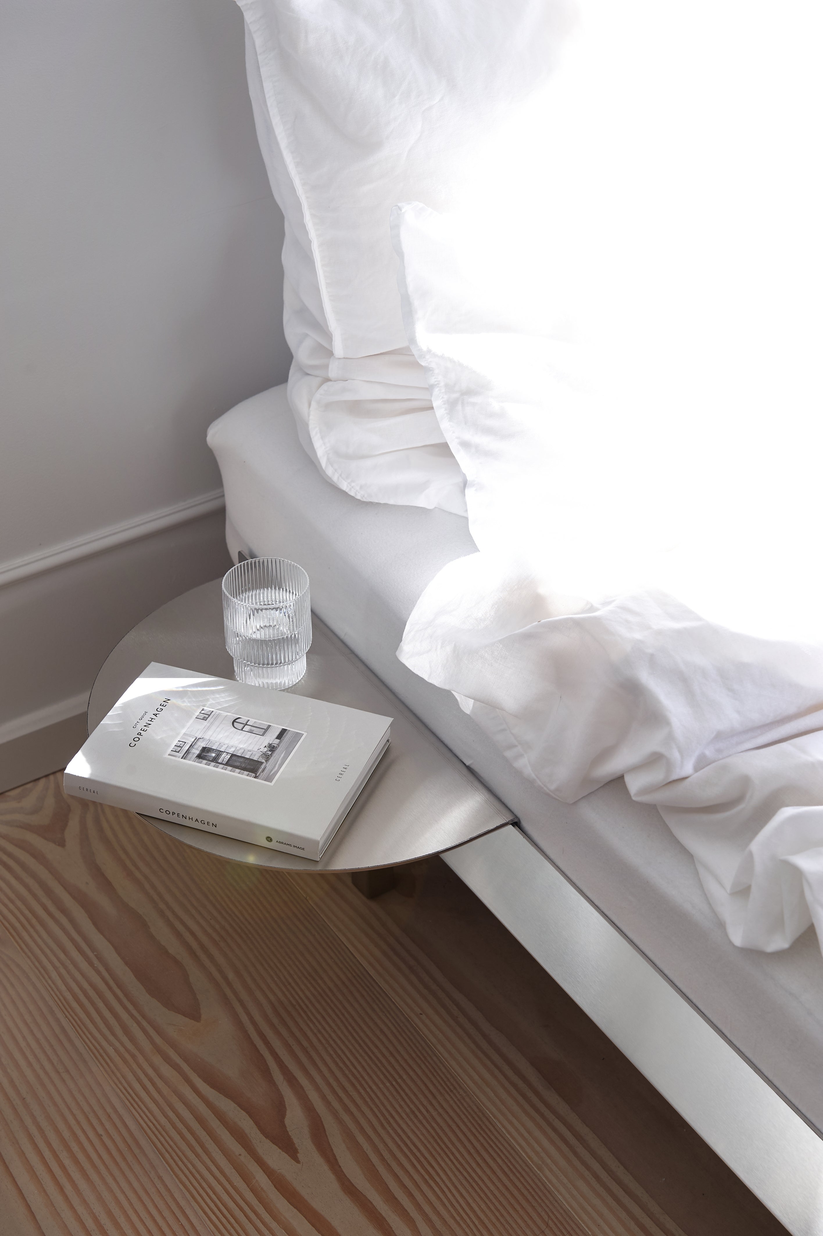 Moebe Bed 90cm – Stainless Steel