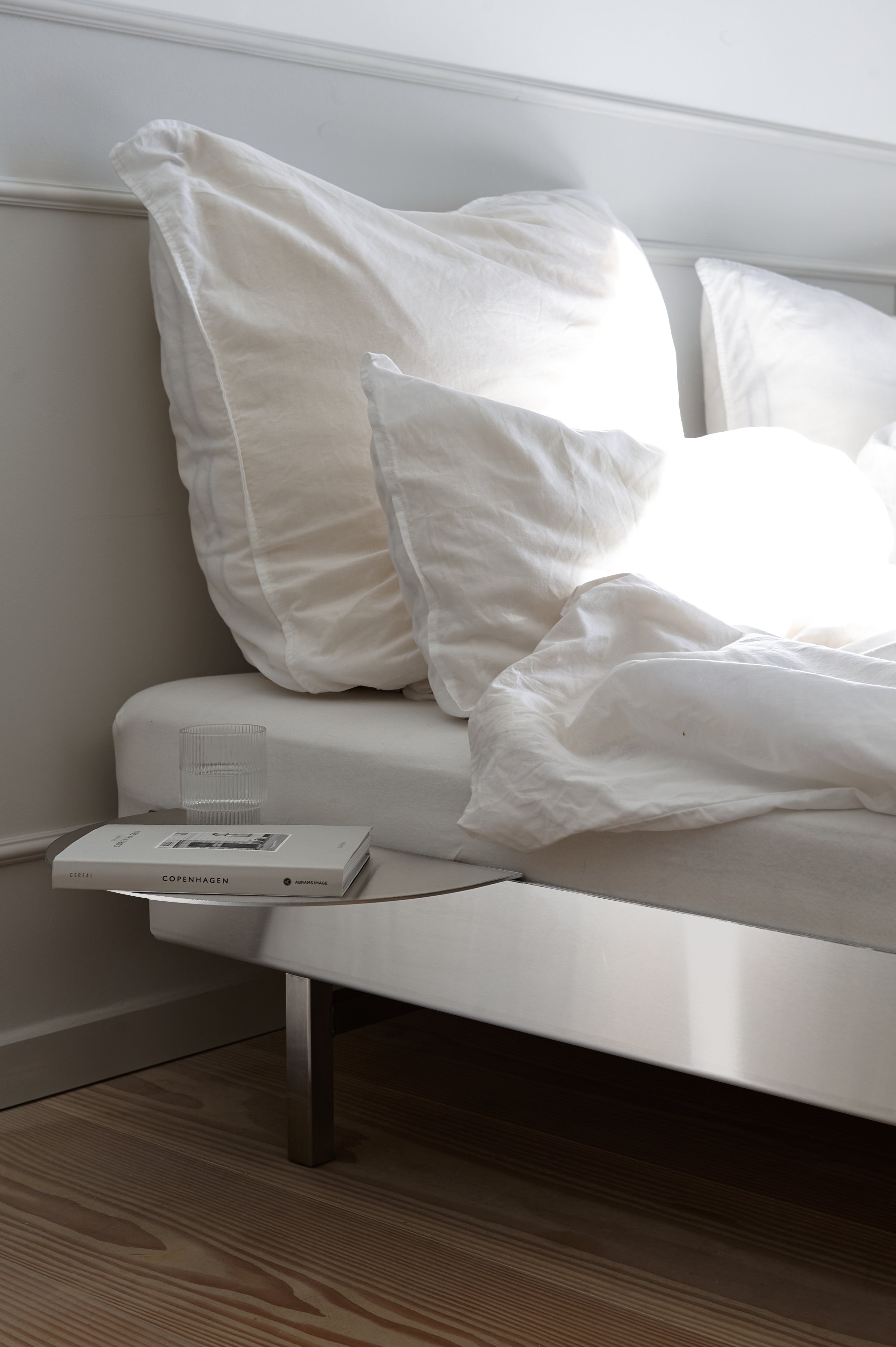 Moebe Extandable Bed 90-180cm – Stainless Steel