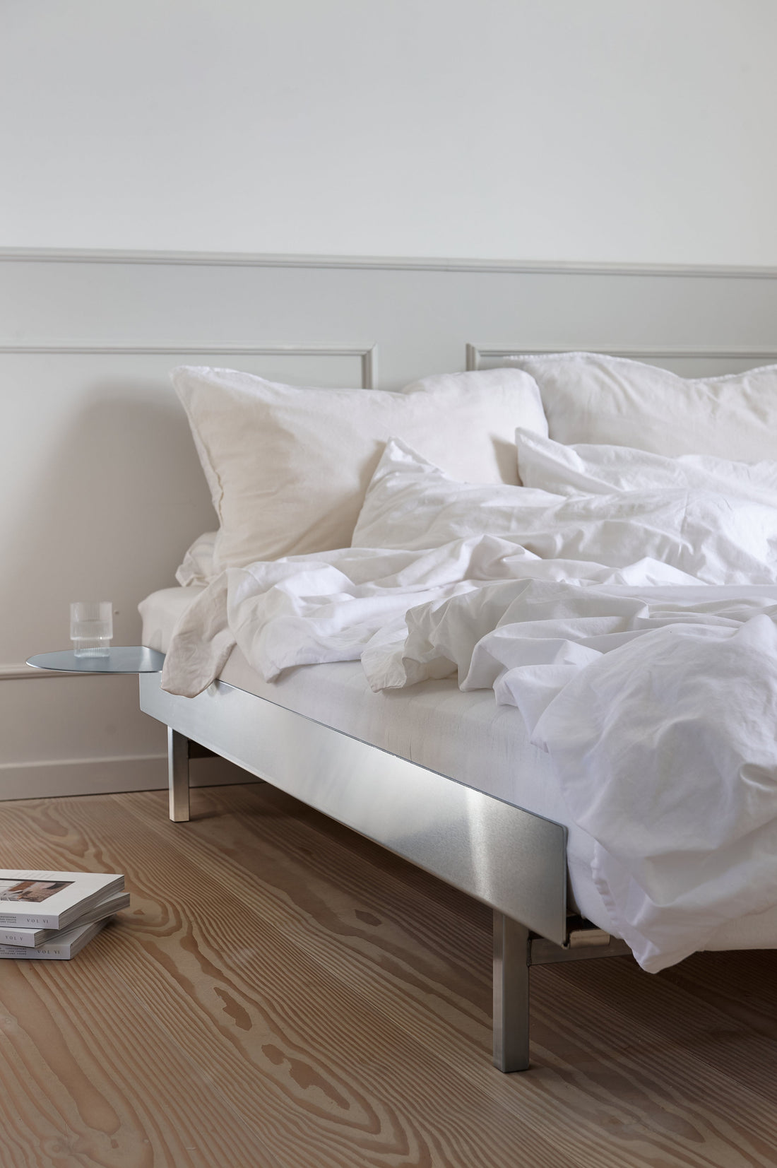 Moebe Extandable Bed 90-180cm – Stainless Steel
