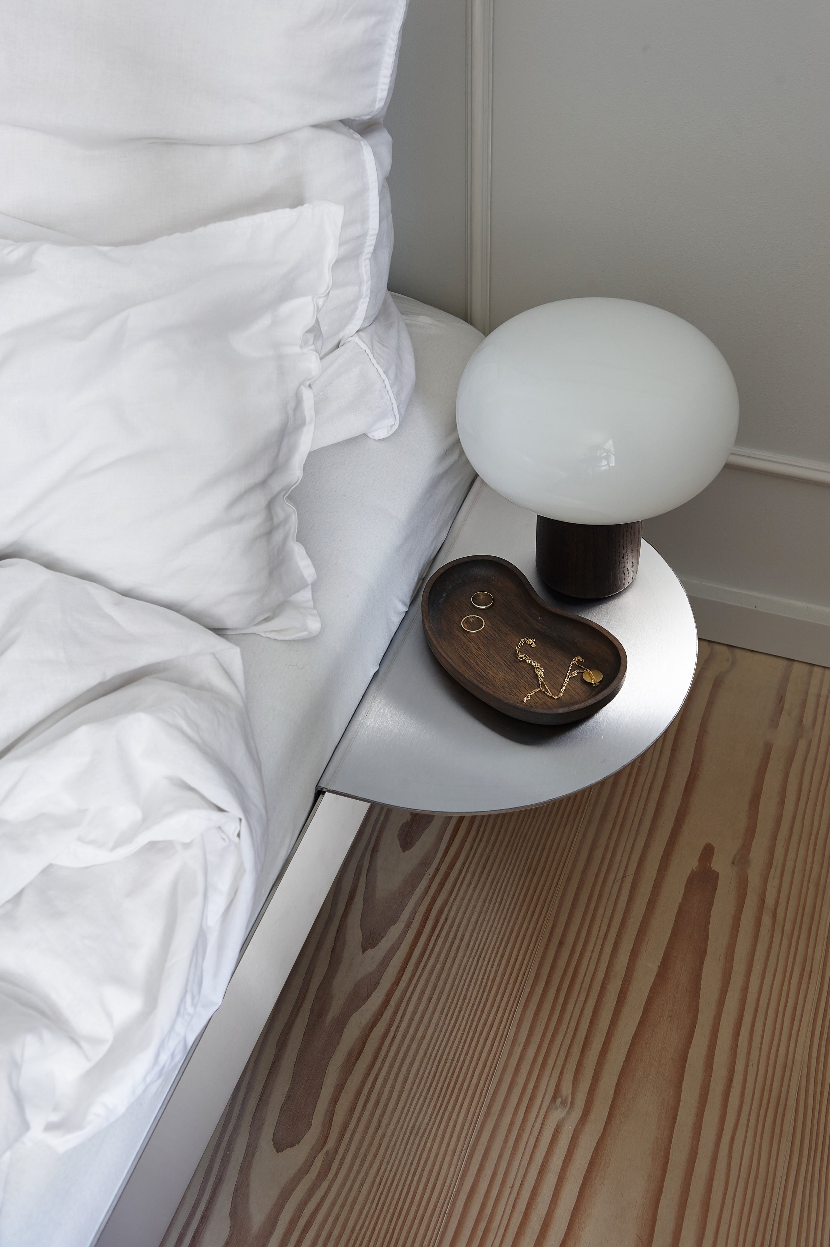 Moebe Bed 90cm – Stainless Steel