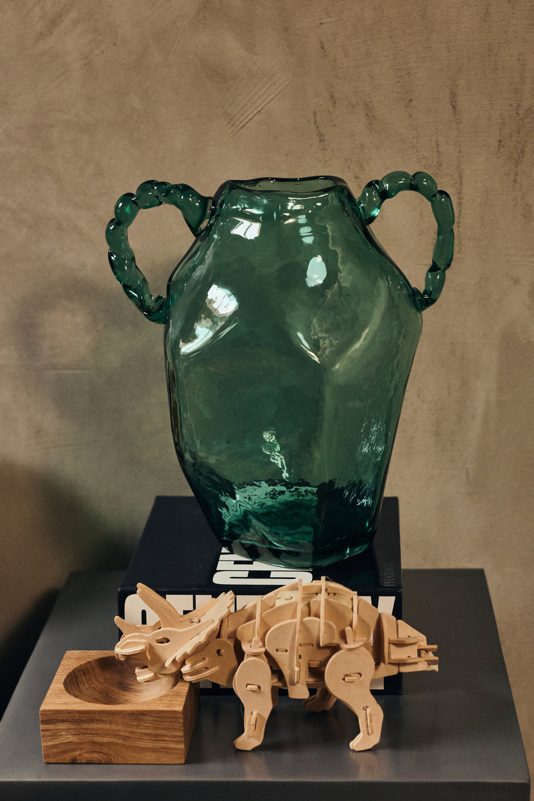 Gemstone Amfora Vase