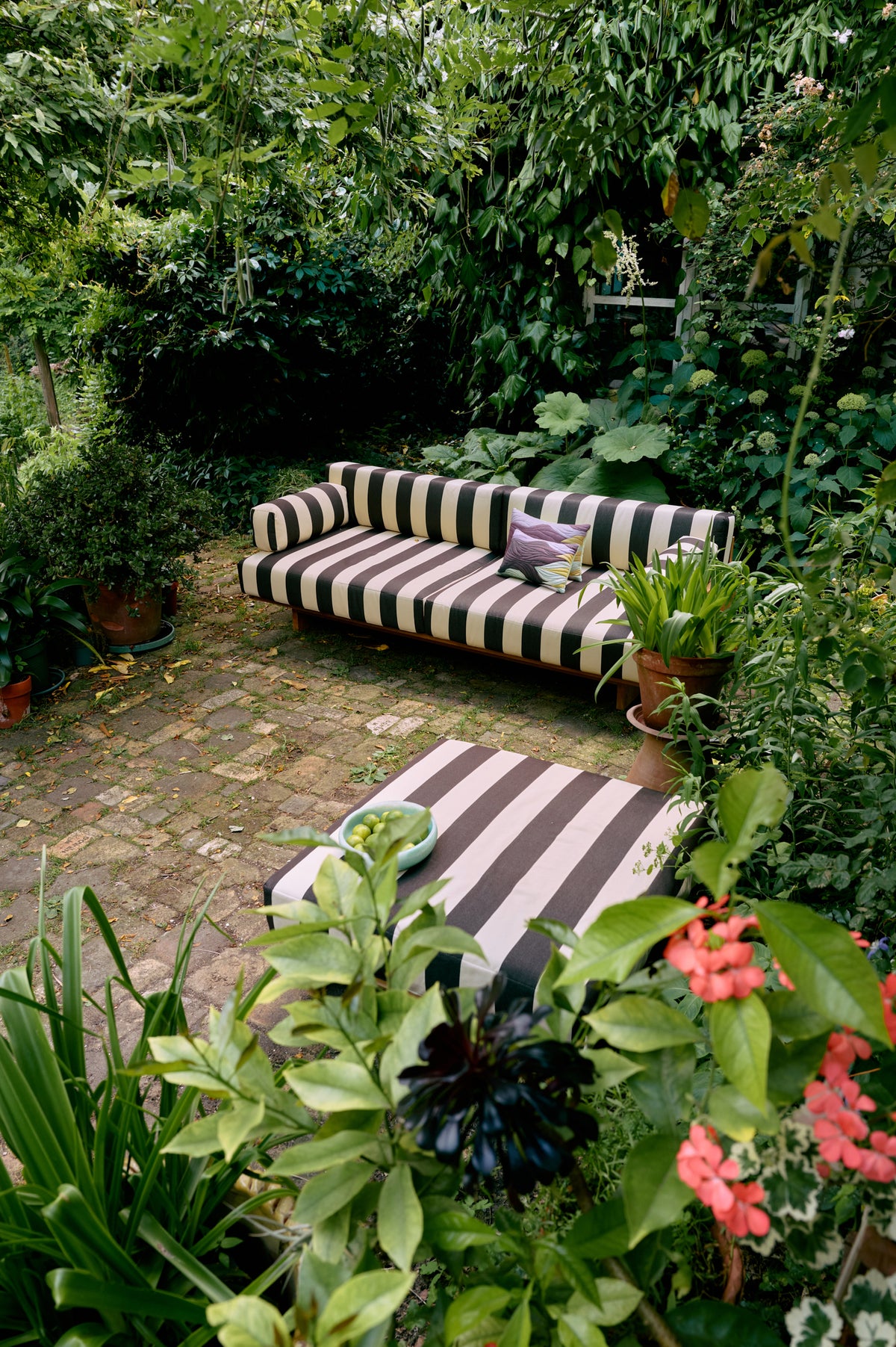 Outdoor Teak Hocker – HKLIVING – Ansicht 2