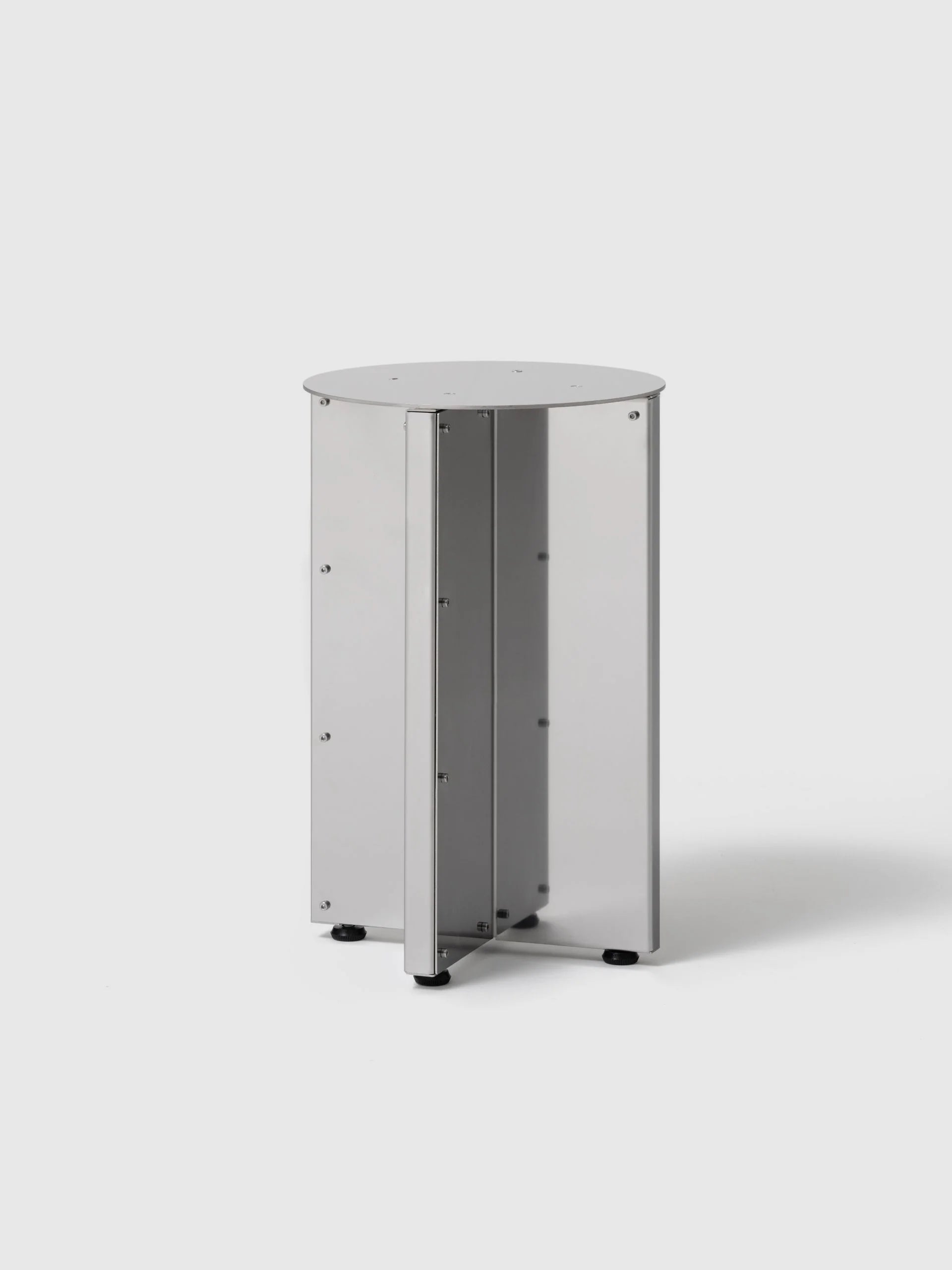 NM22 Stool