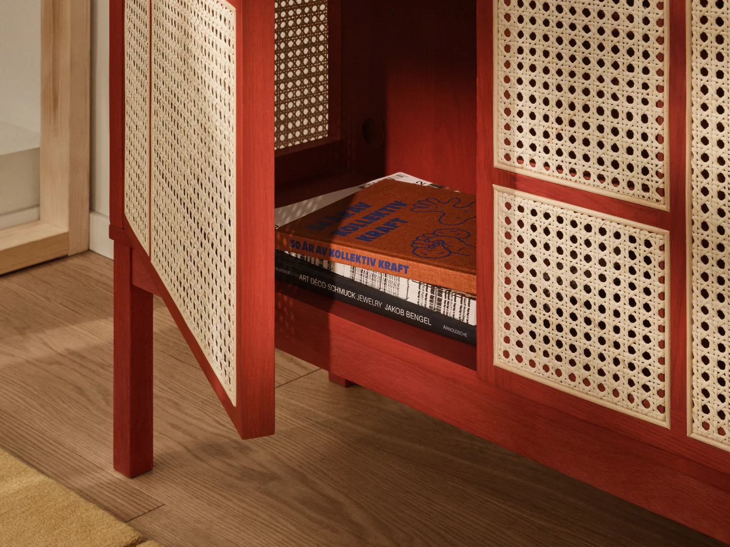 Air - Sideboard mit Beinen