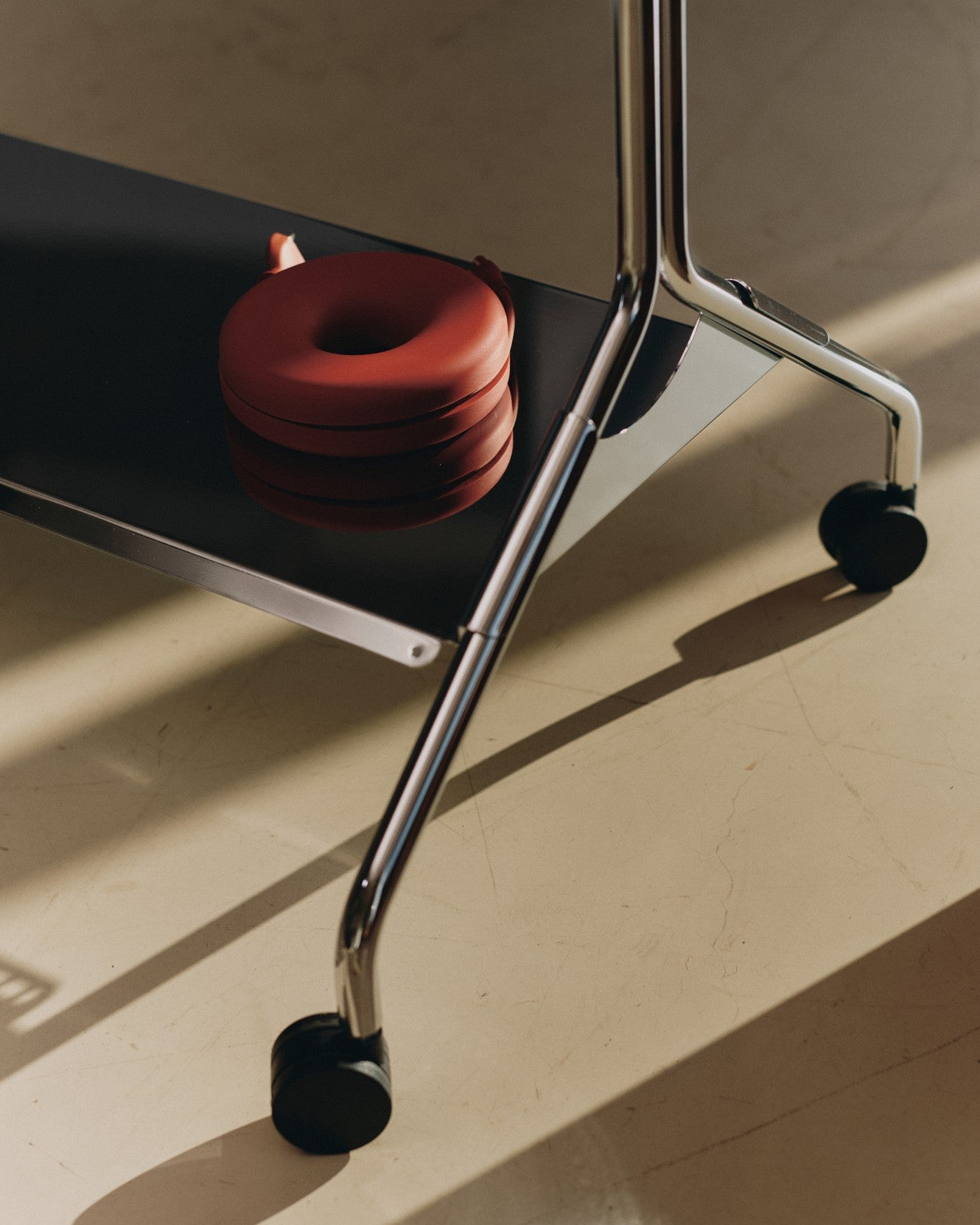 Moon Rollin' TV-Stand - Chrome