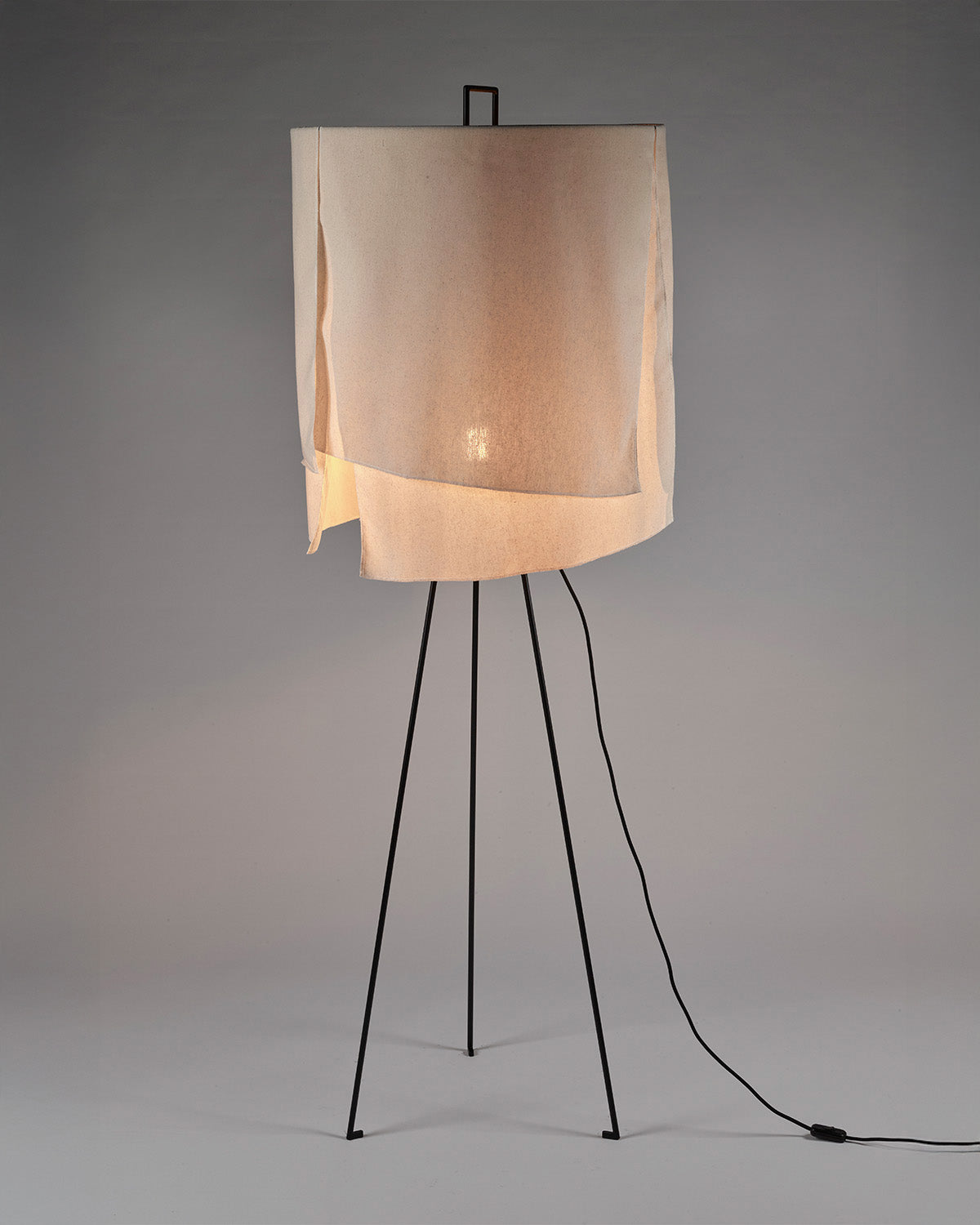 Standing Lamp L Black – Beige Nomad