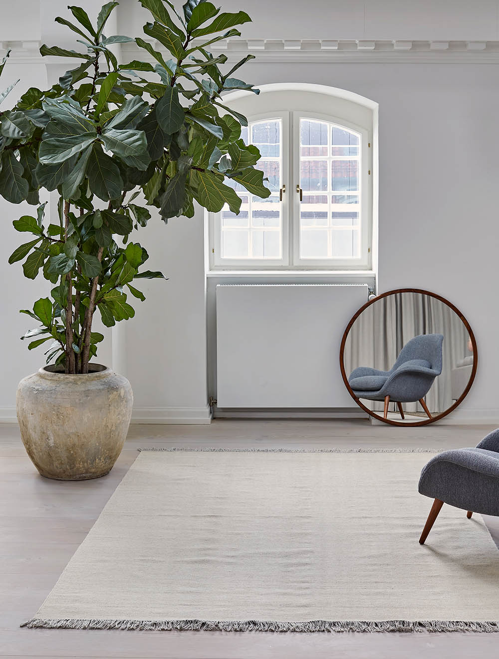 Chalk with fringes - Escape Kelim Rug