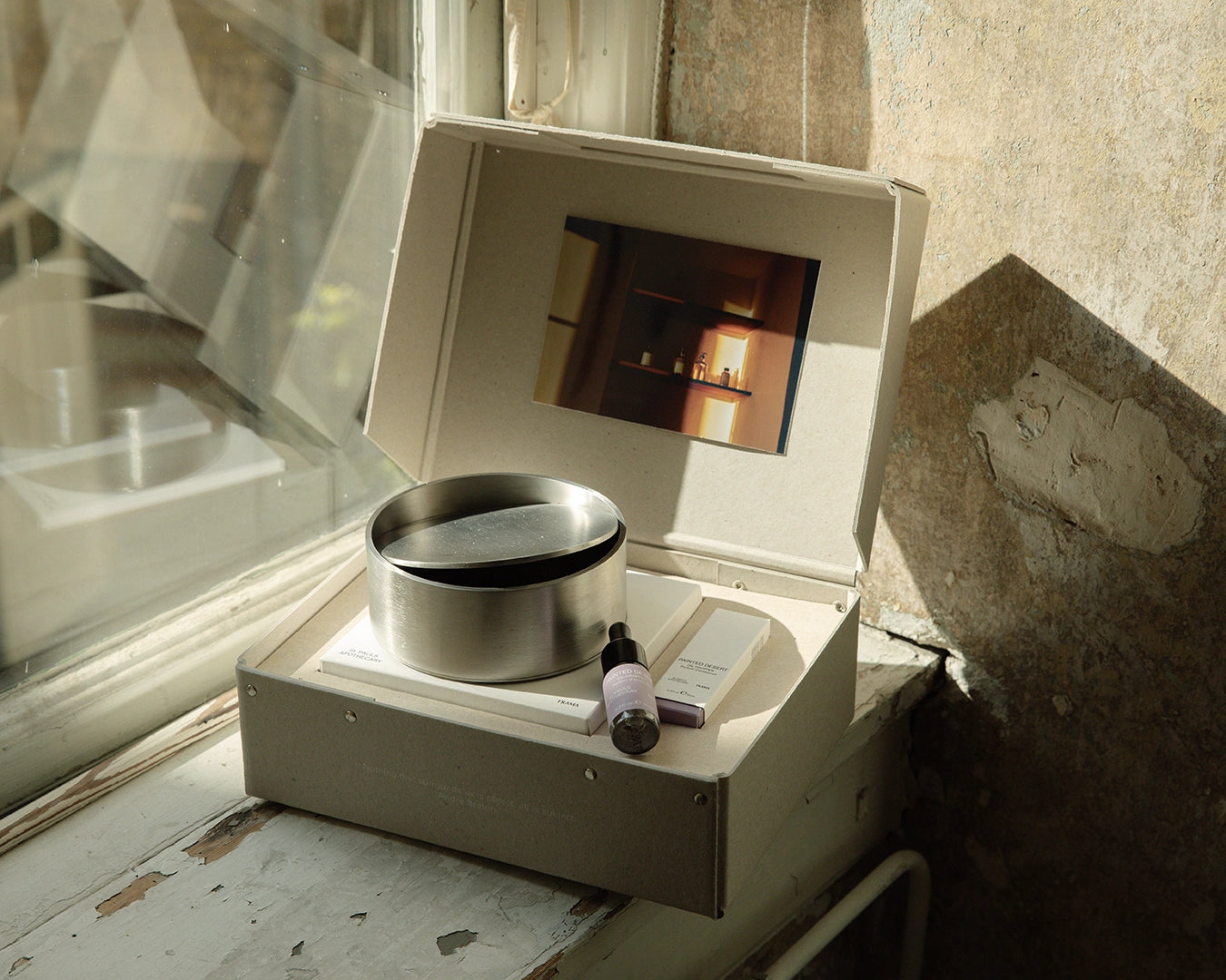 Gift Box: Sphere Oil Diffuser + Oil – Painted Desert