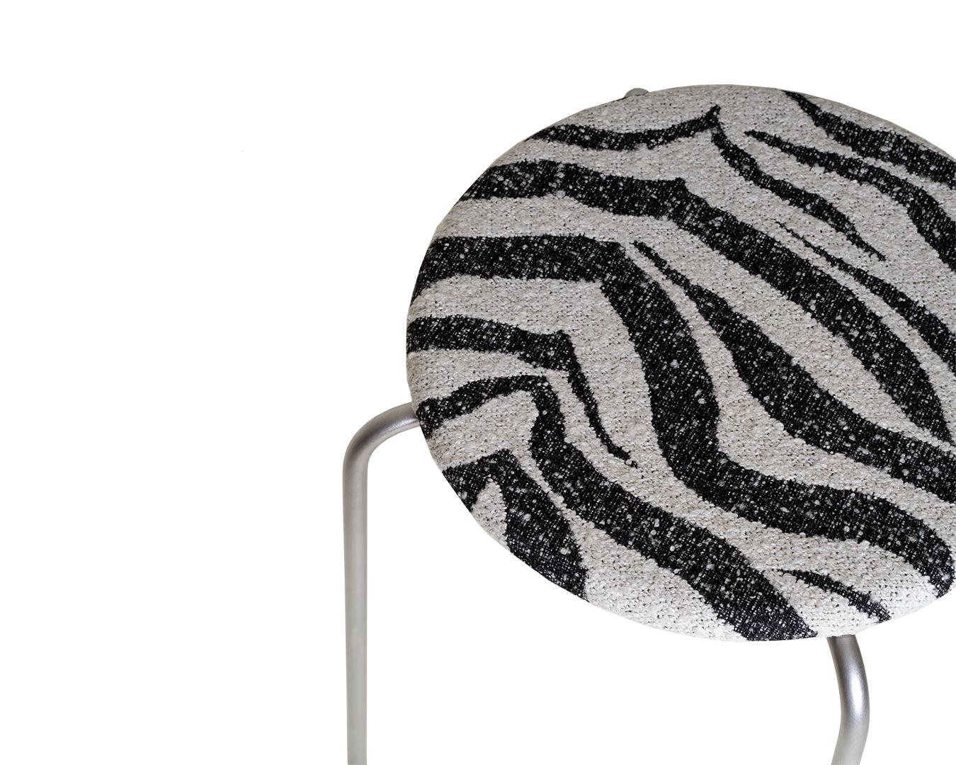 Petit Rond Stool – Stainless Steel / Zebra Fabric