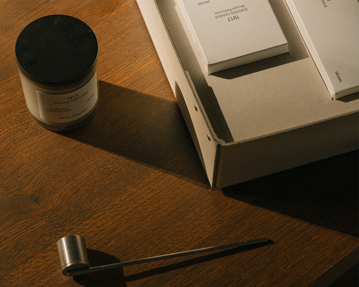 Gift Box: Scented Candle + Snuffer – 1917