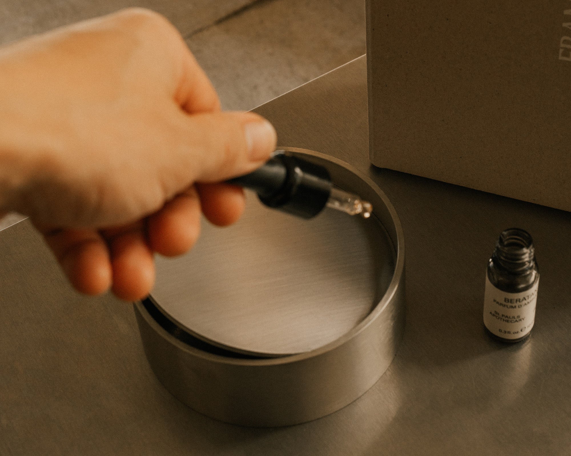 Gift Box: Sphere Oil Diffuser + Oil – Beratan