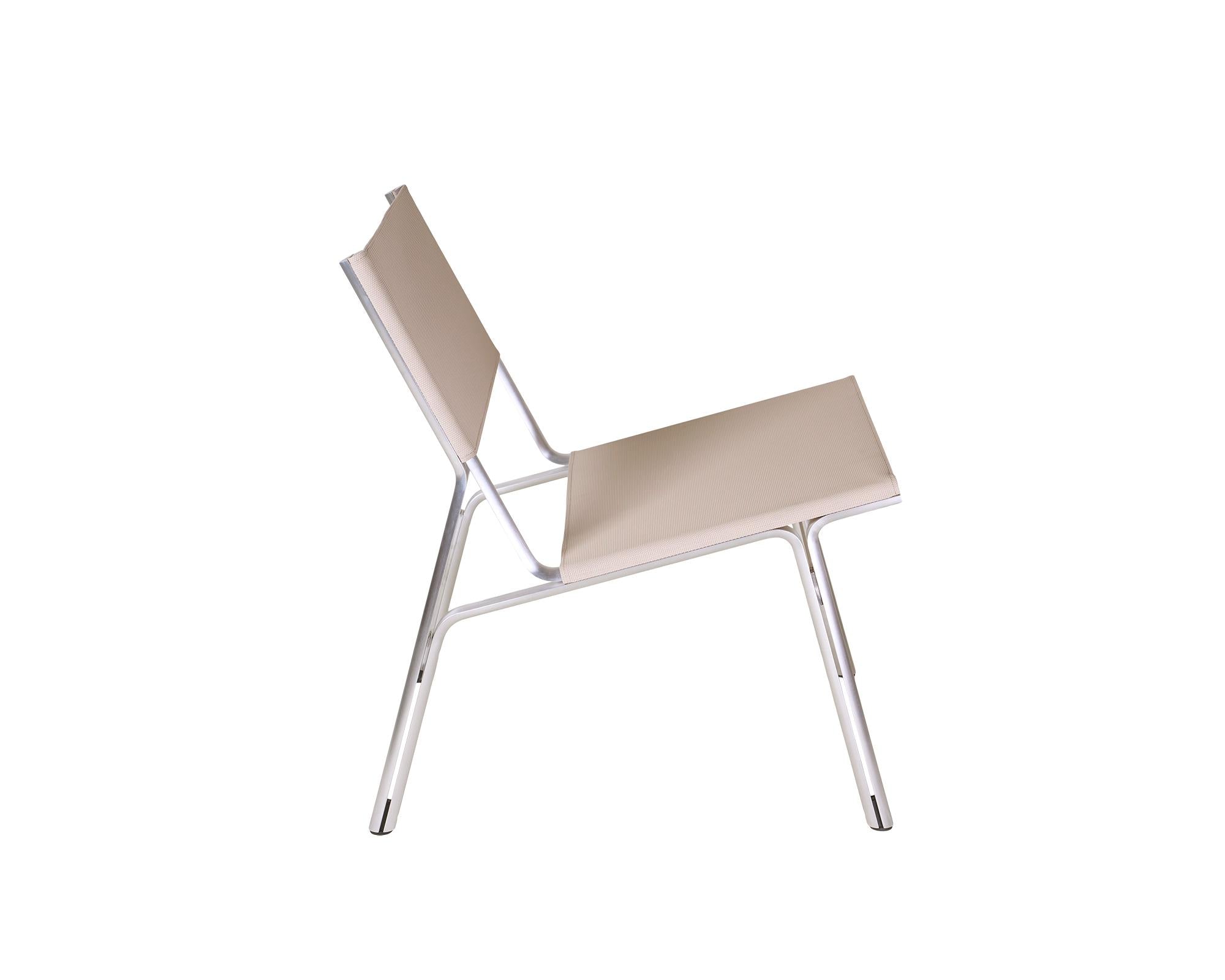 Union Easy Chair – Aluminum / Sandstone Mesh