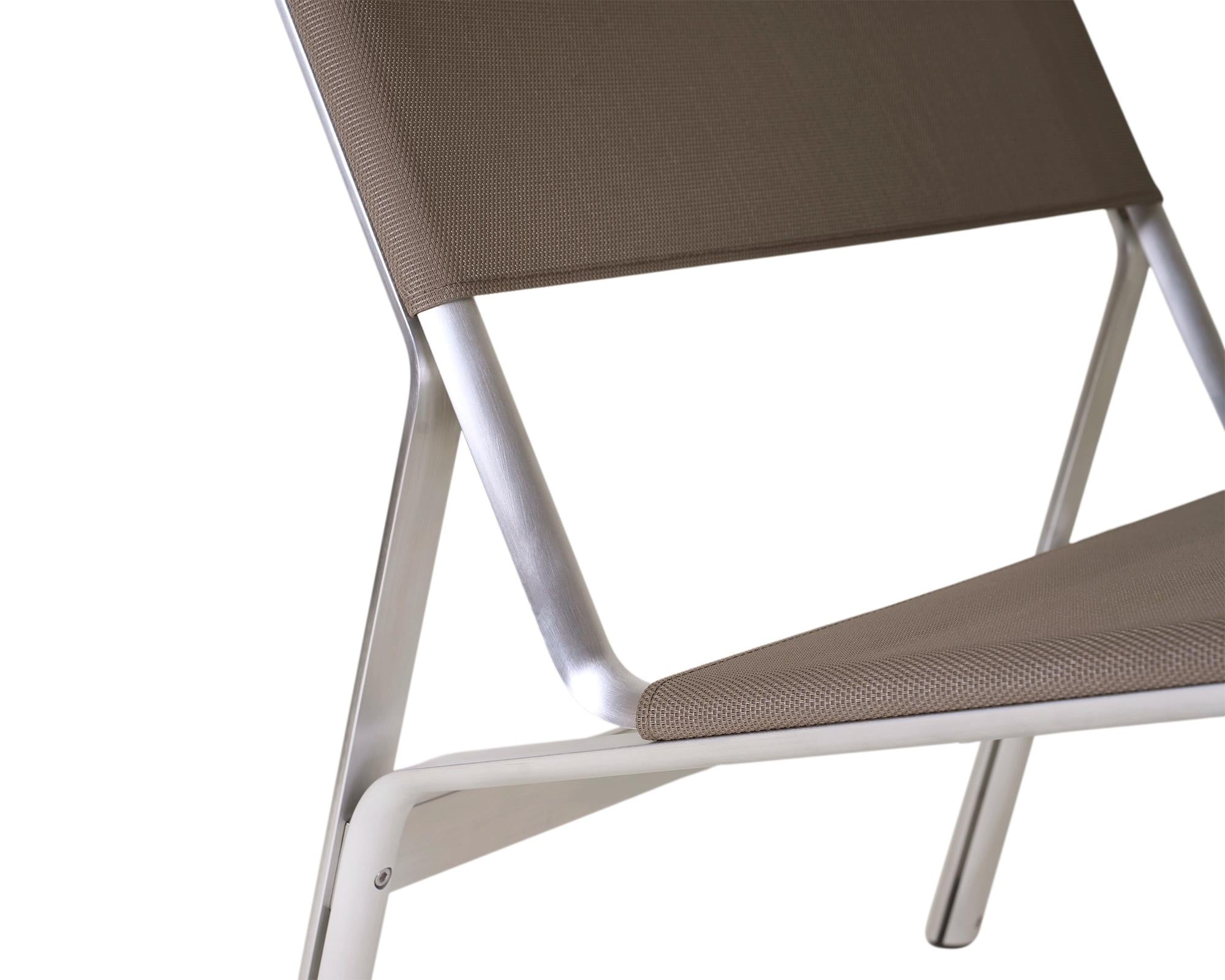 Union Easy Chair – Aluminum / Taupe Mesh