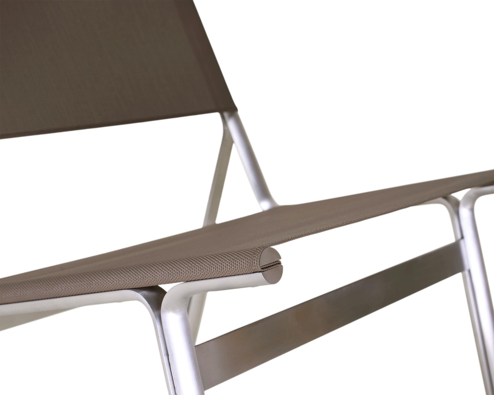 Union Easy Chair – Aluminum / Taupe Mesh