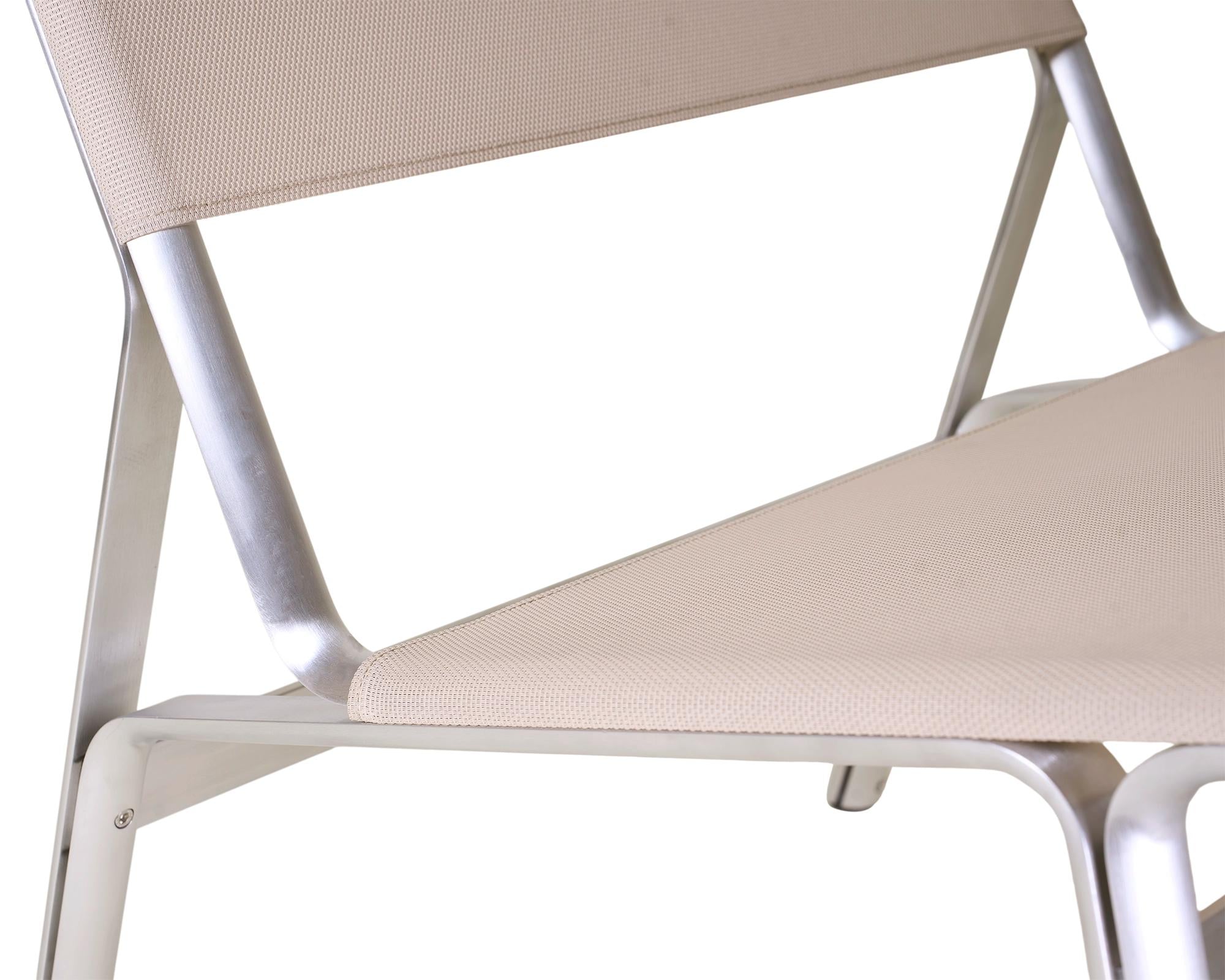 Union Easy Chair – Aluminum / Sandstone Mesh