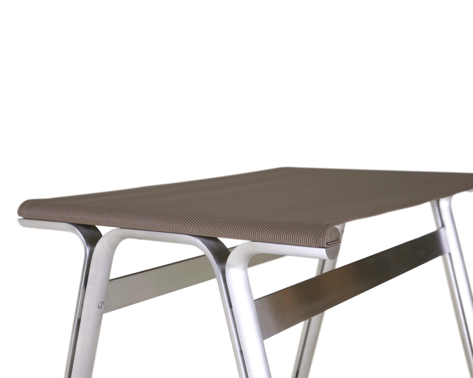 Union Stool – Aluminum / Taupe Mesh