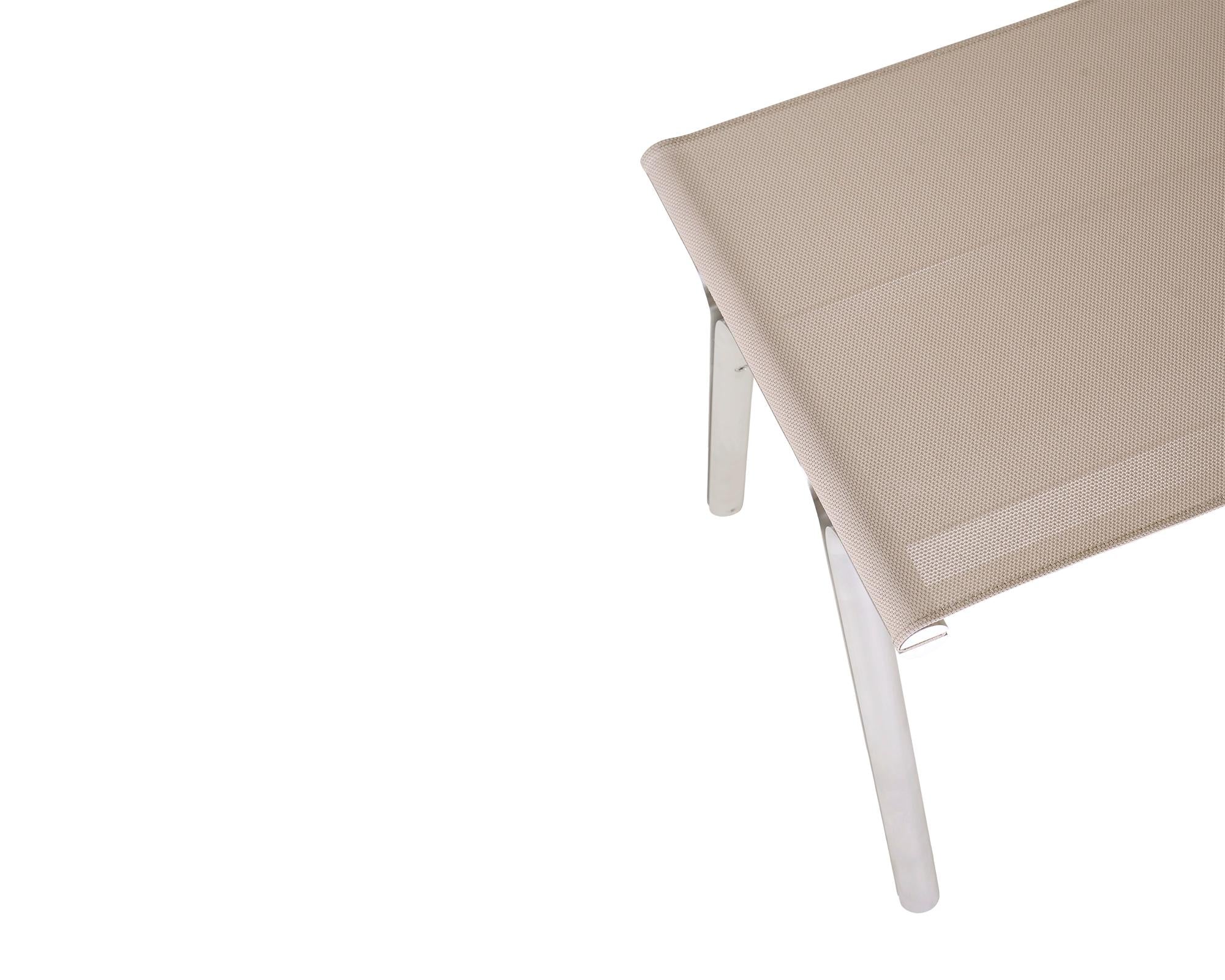 Union Stool – Aluminum / Sandstone Mesh