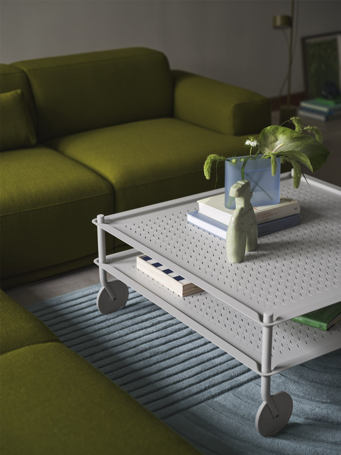 Flow Couchtisch