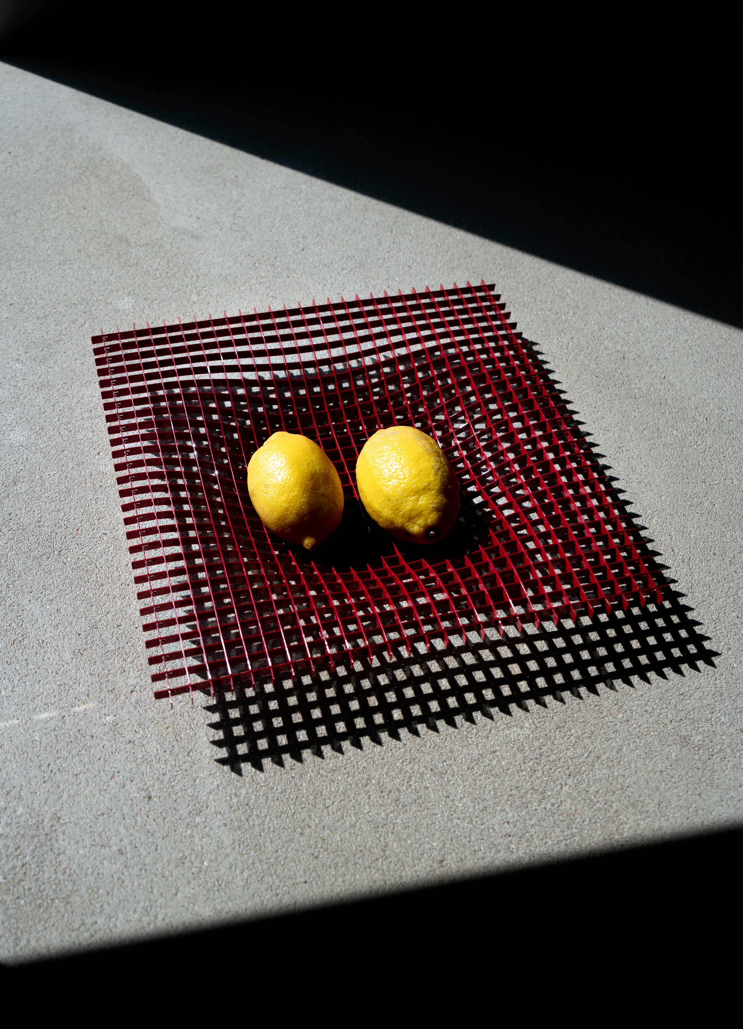 Gravity – Centrepiece – Rot