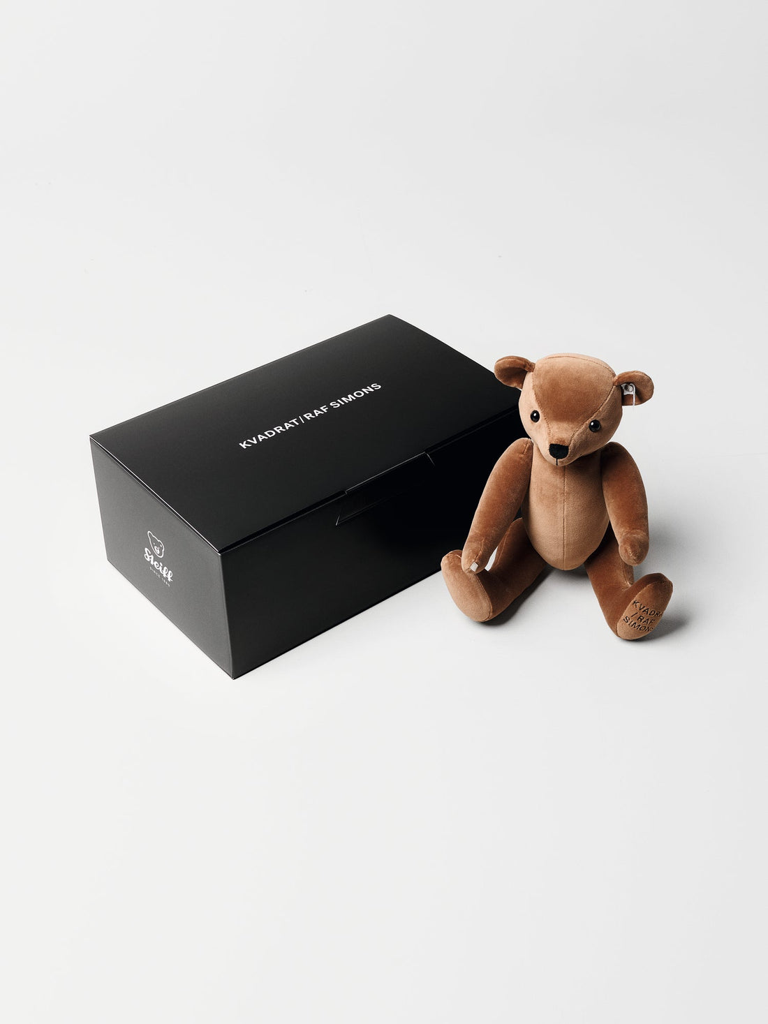 Asator Velvet Teddy Bear - Home Accessories - Kvadrat/Raf Simons