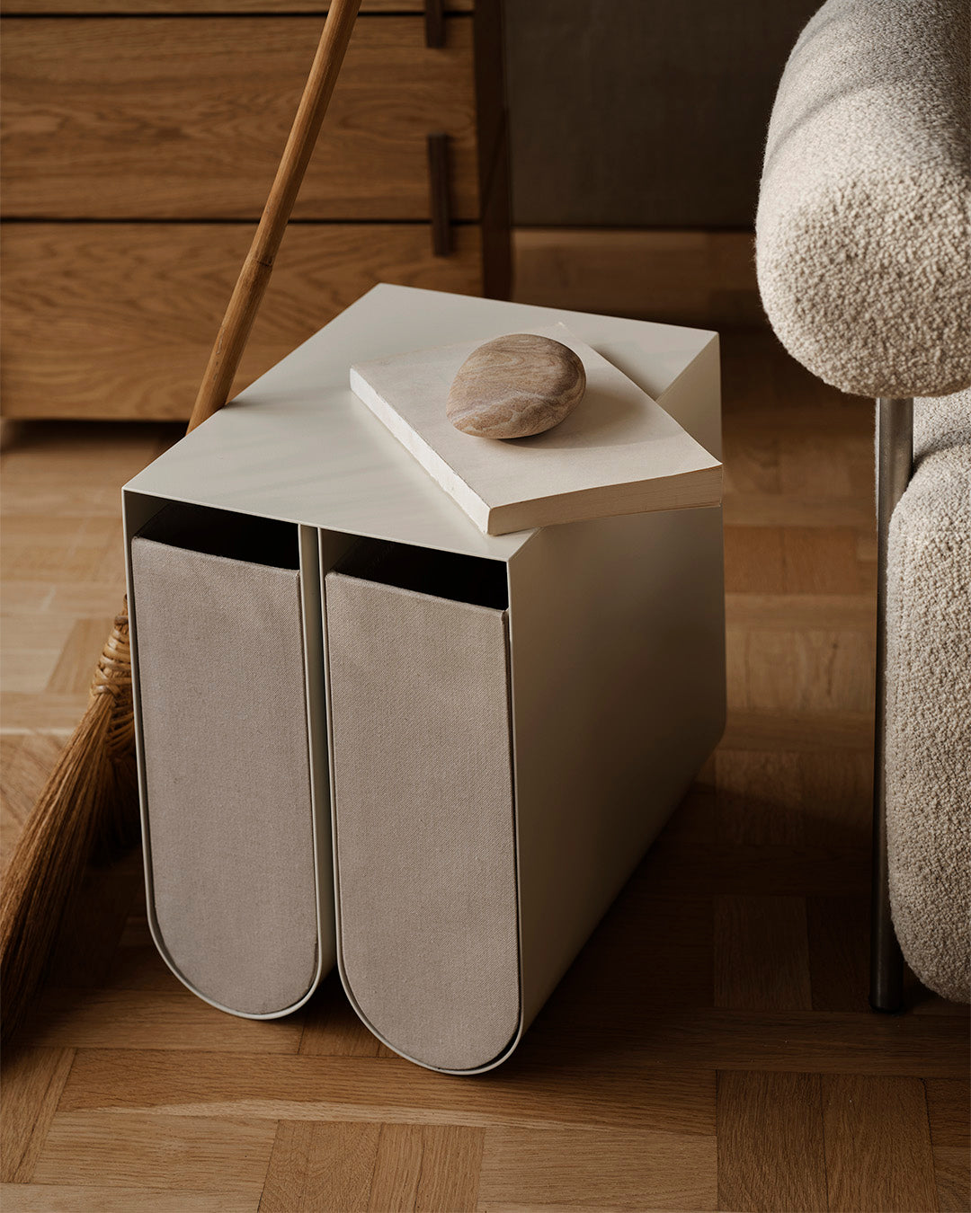 Curved Box S Grau