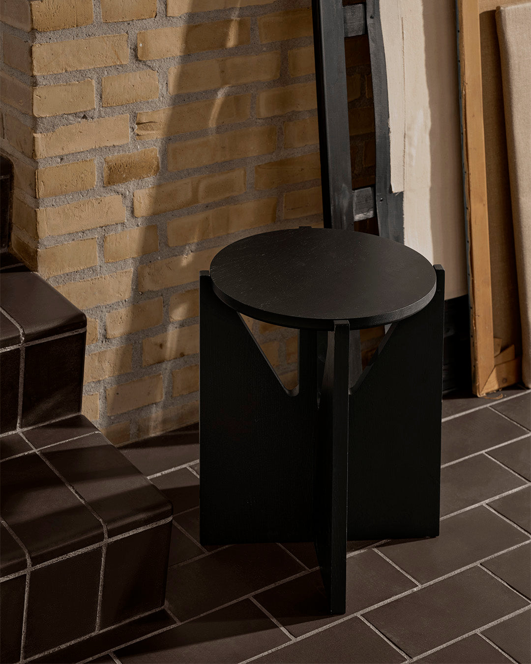 Simple Stool – Black