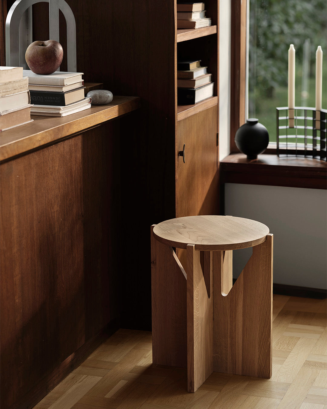 Simple Stool – Warm Oak
