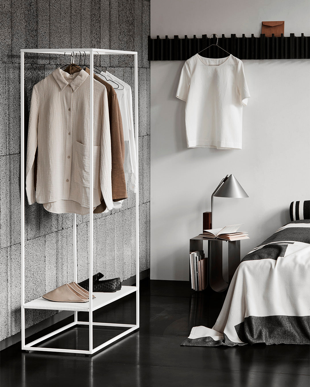 Grid Garderobenständer Schwarz 