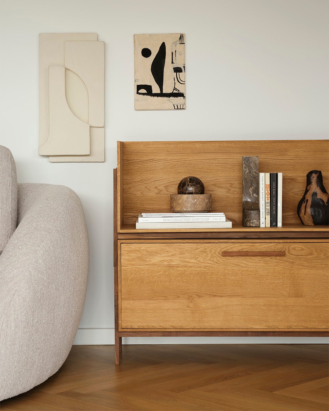 Serif Relief M Off White 