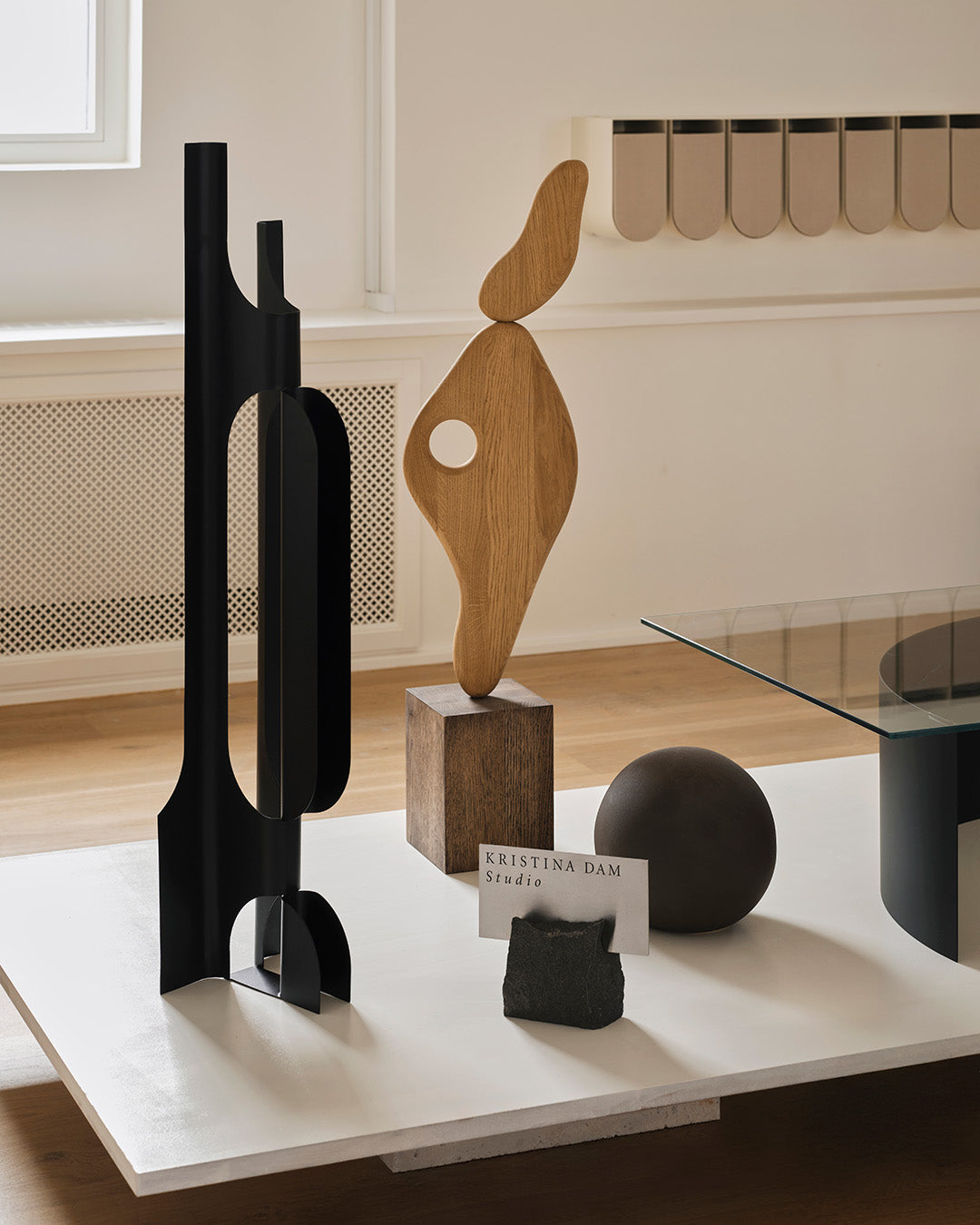 Void Skulptur Schwarz