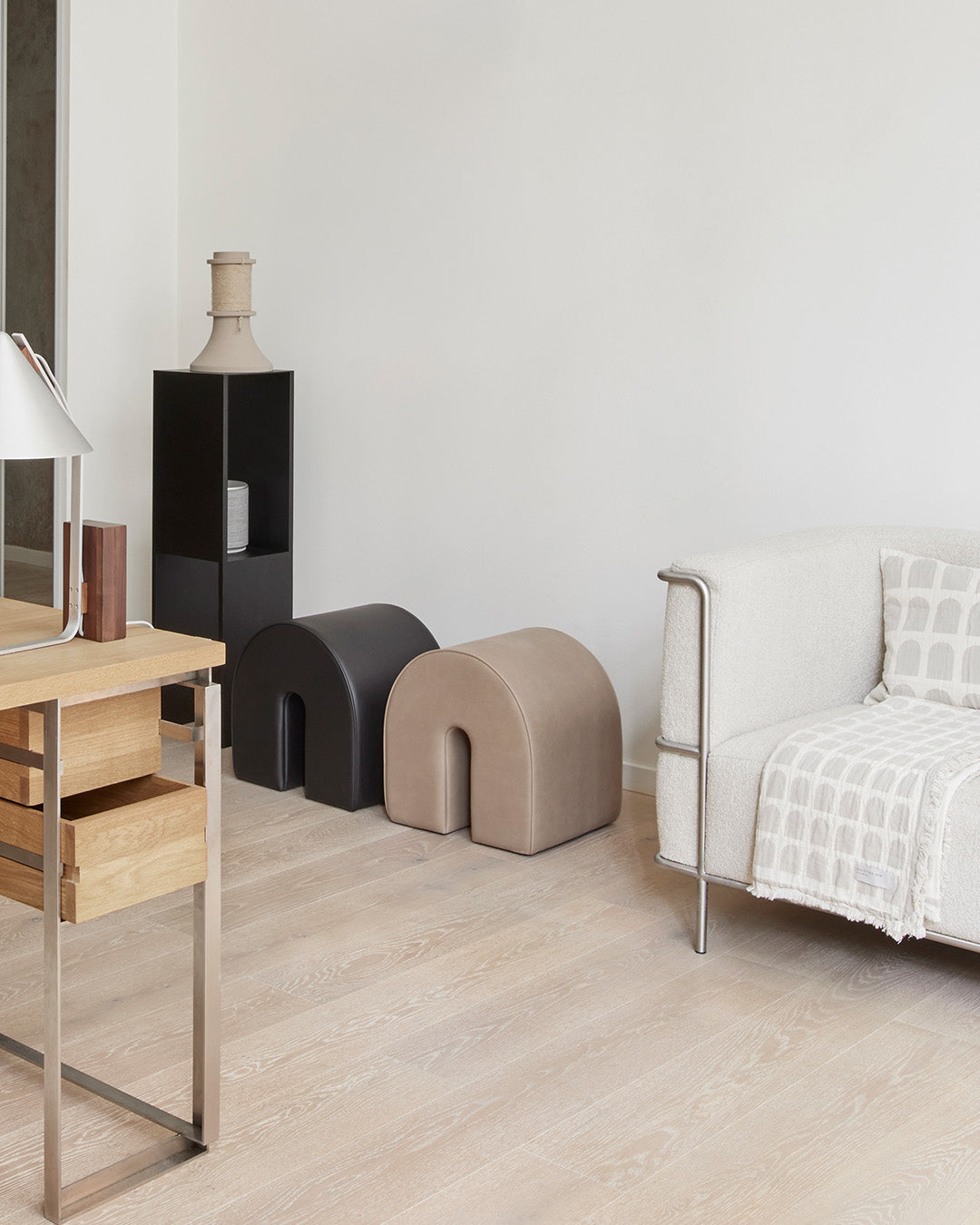 Curved Pouf Light Brown