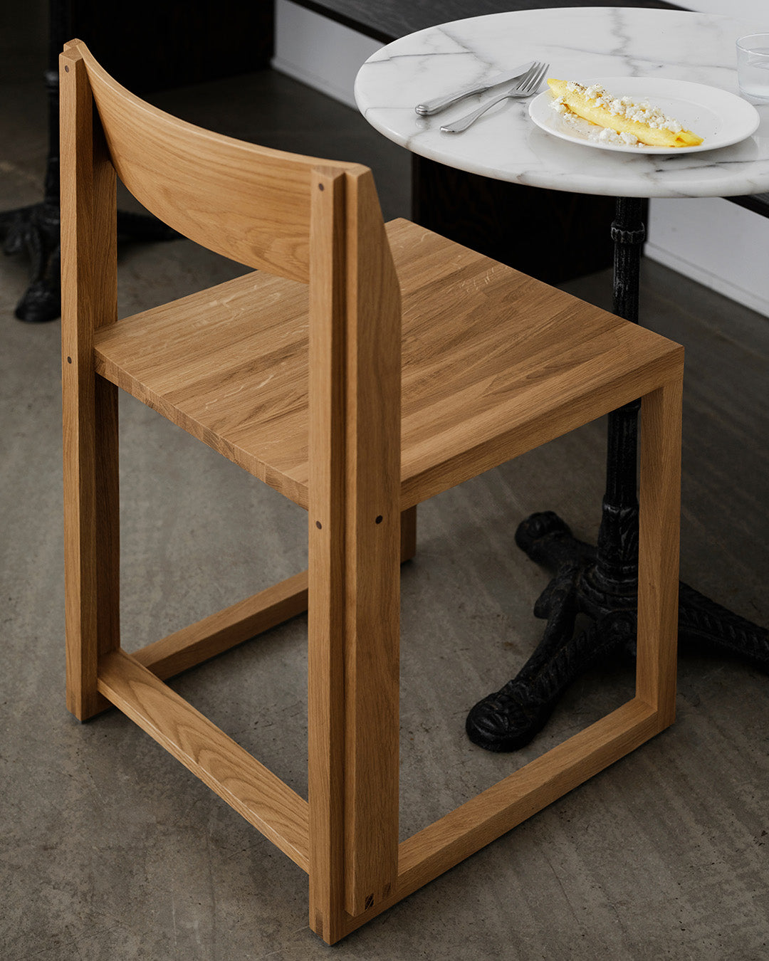 Outline Dining Chair – Warm Oak