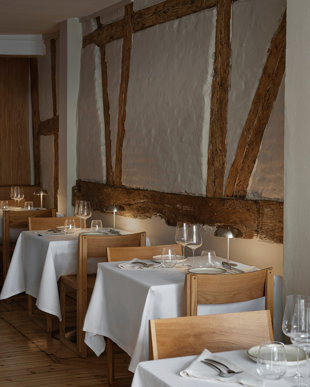 Outline Dining Chair – Warm Oak