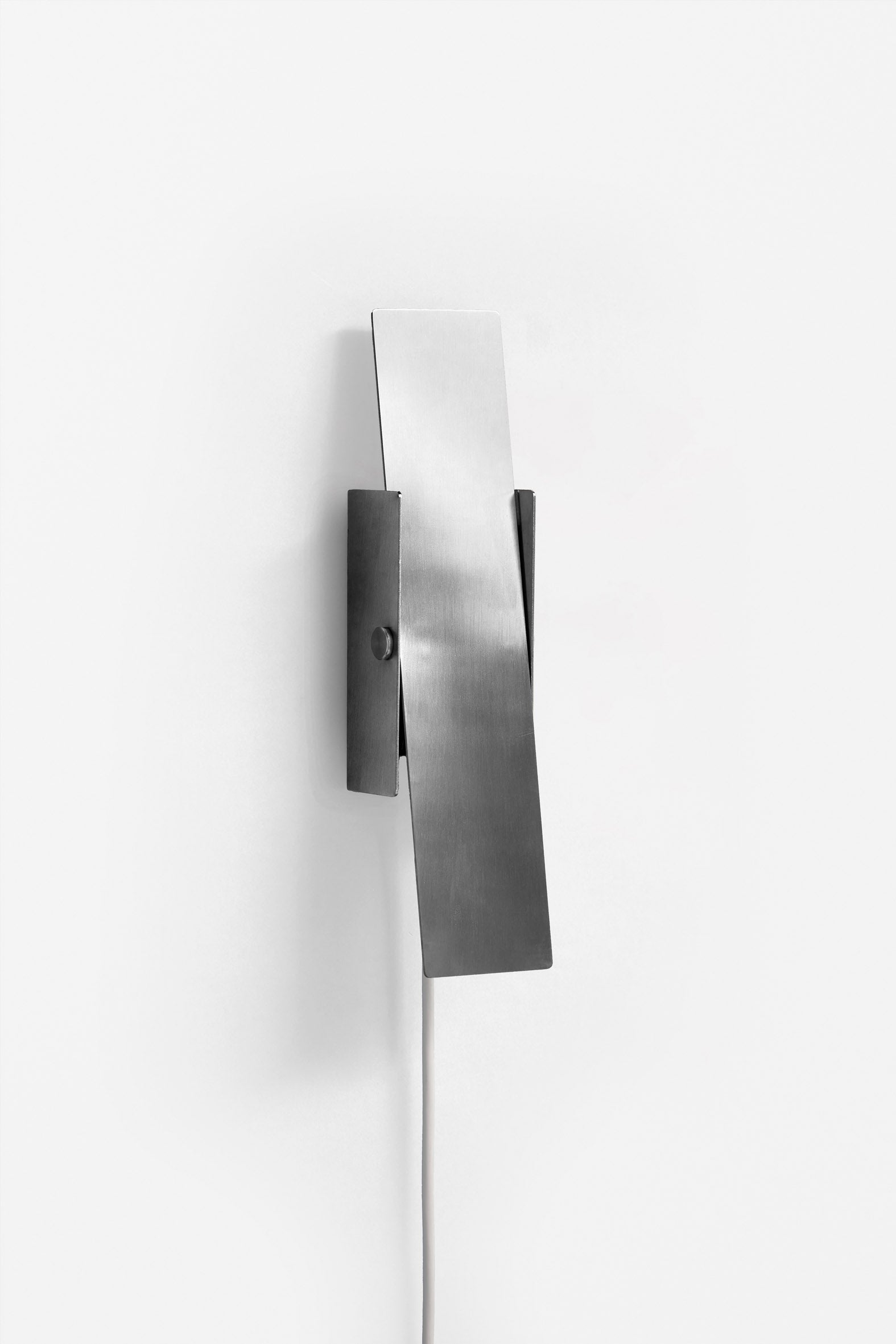 Pivoting Wall Lamp