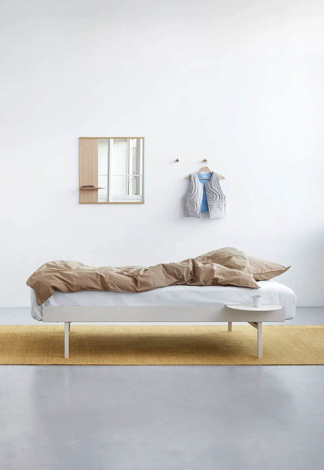 Moebe Bed 90cm – High