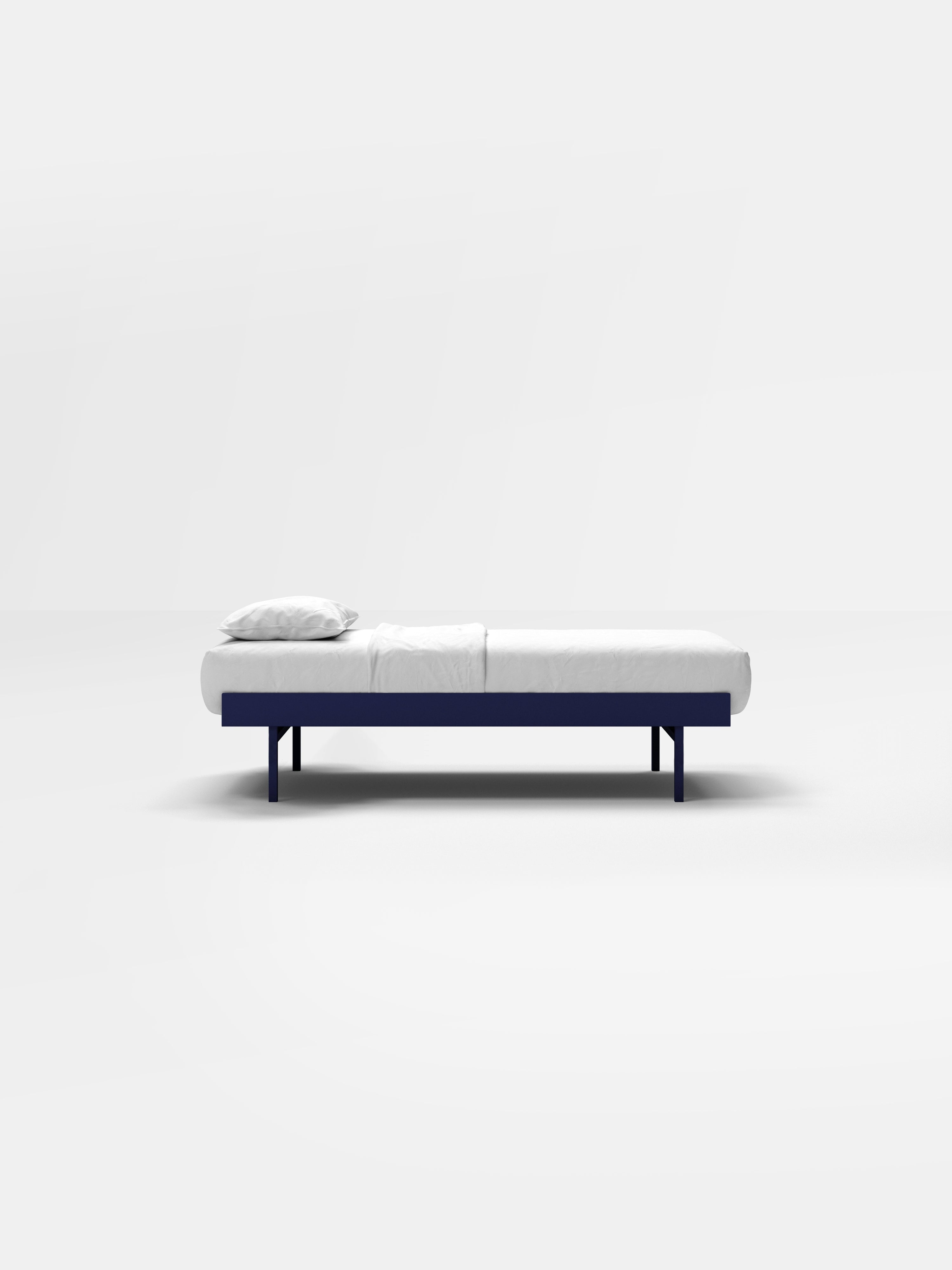Moebe Bed 90cm – High
