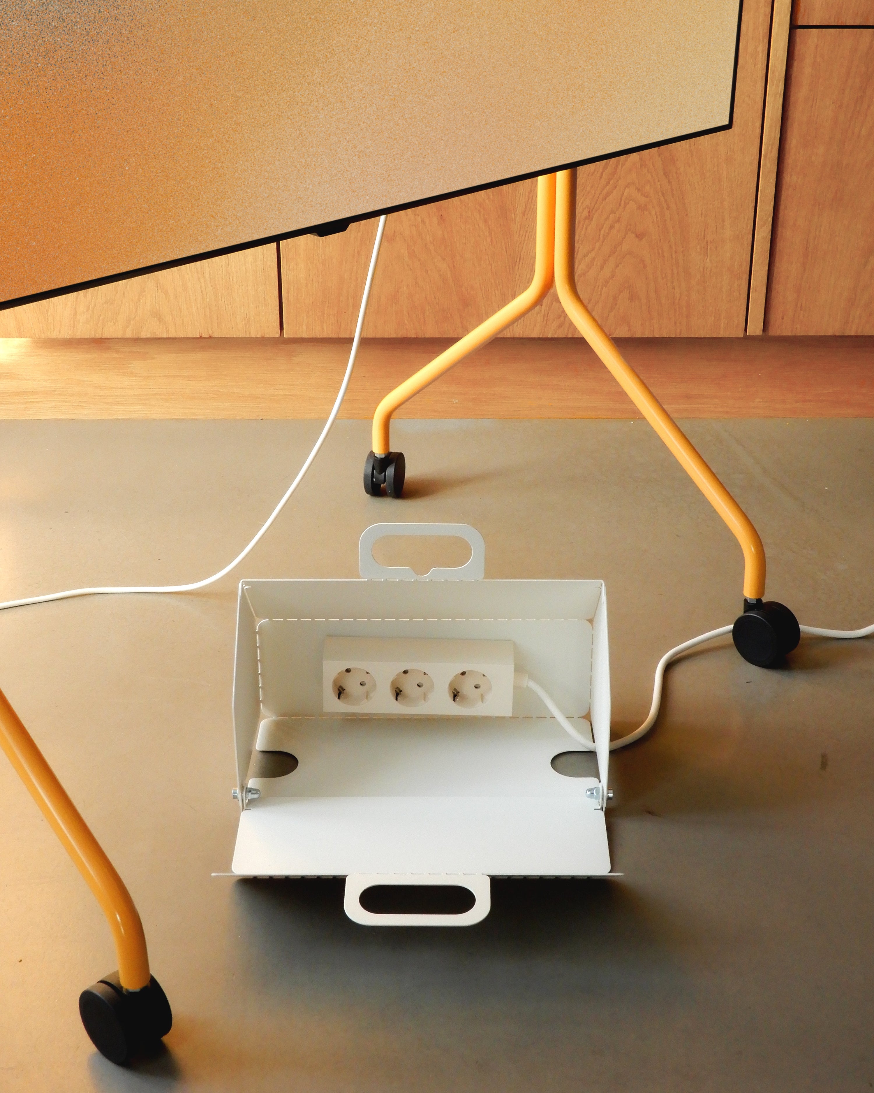 Moon Rollin' TV-Ständer - Apricot