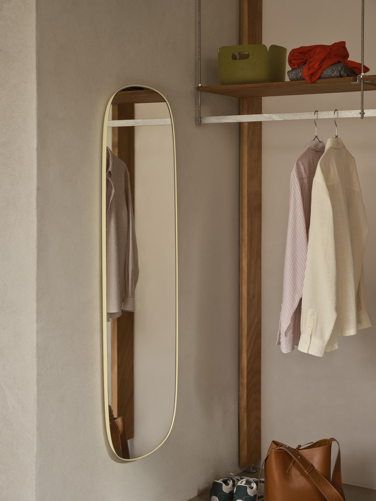 Framed Mirror - Mirrors - Muuto