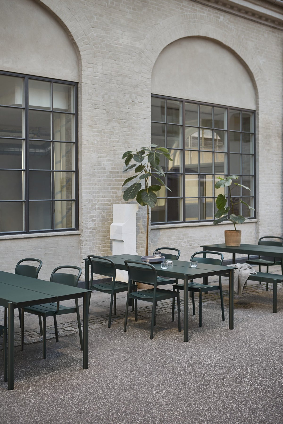 Linear Steel Side Chair - Outdoor Dining Chairs - Muuto