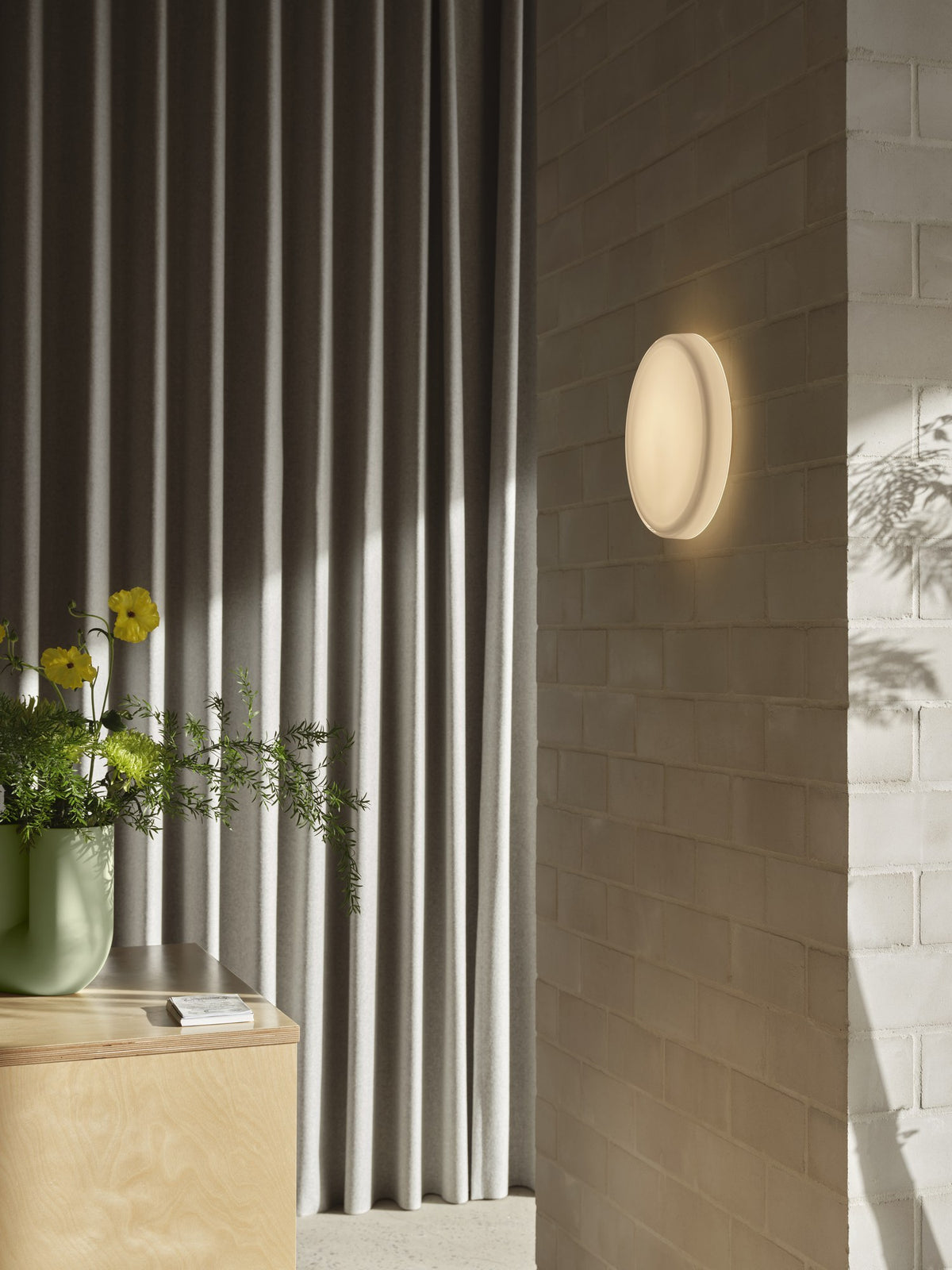 Looped Wall/Ceiling Lamp - Wall Lights - Muuto