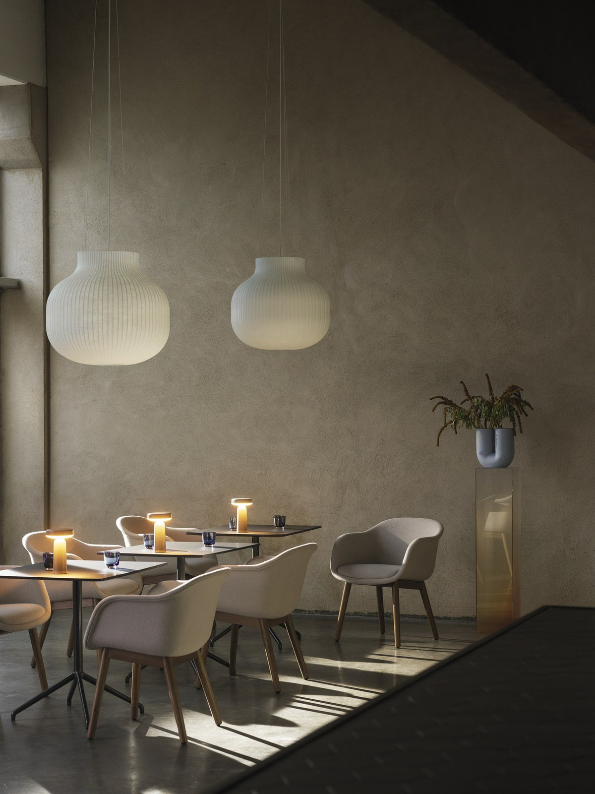 Still Café Table - Dining Tables - Muuto