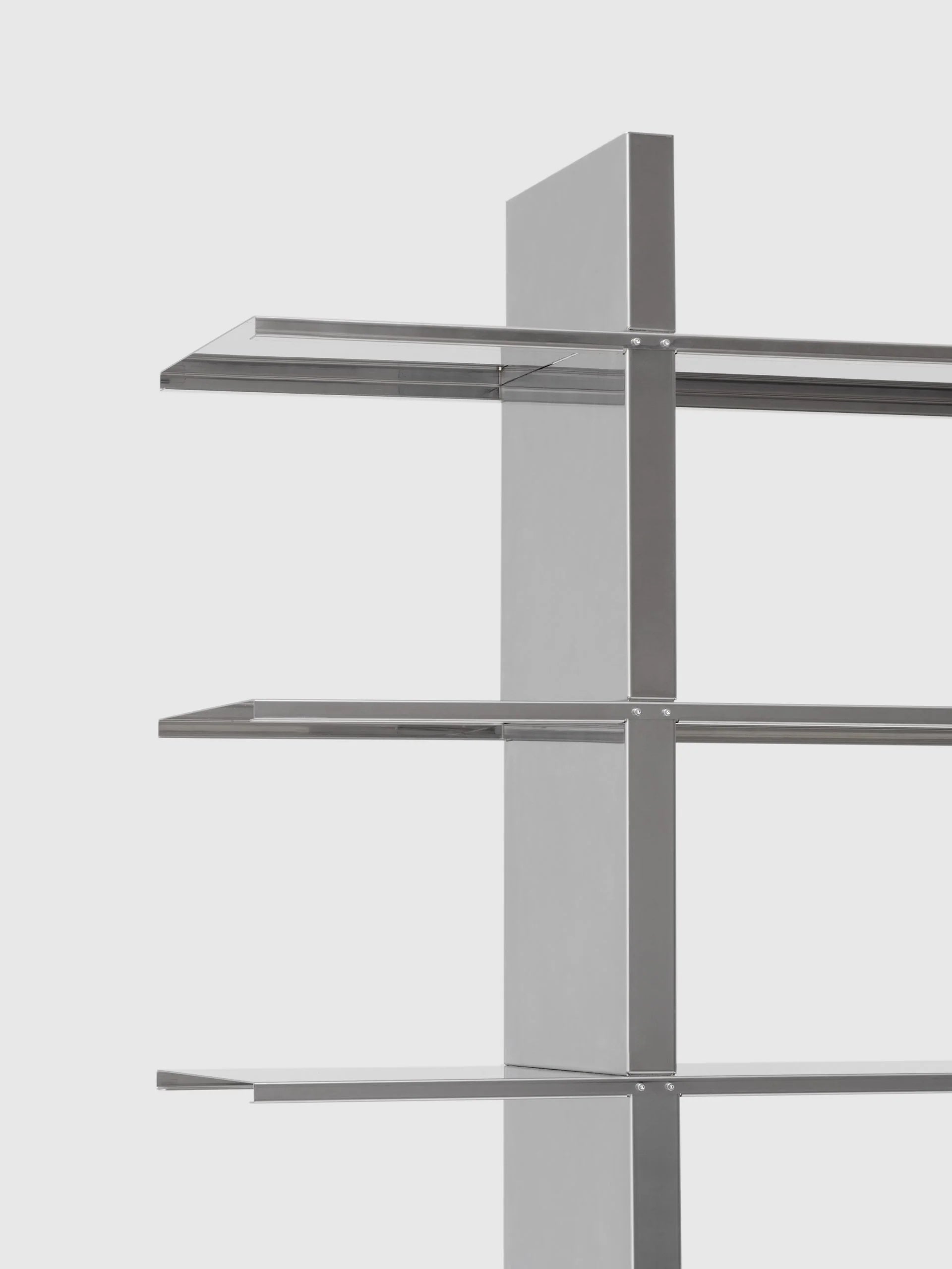 NM26 Bookshelf