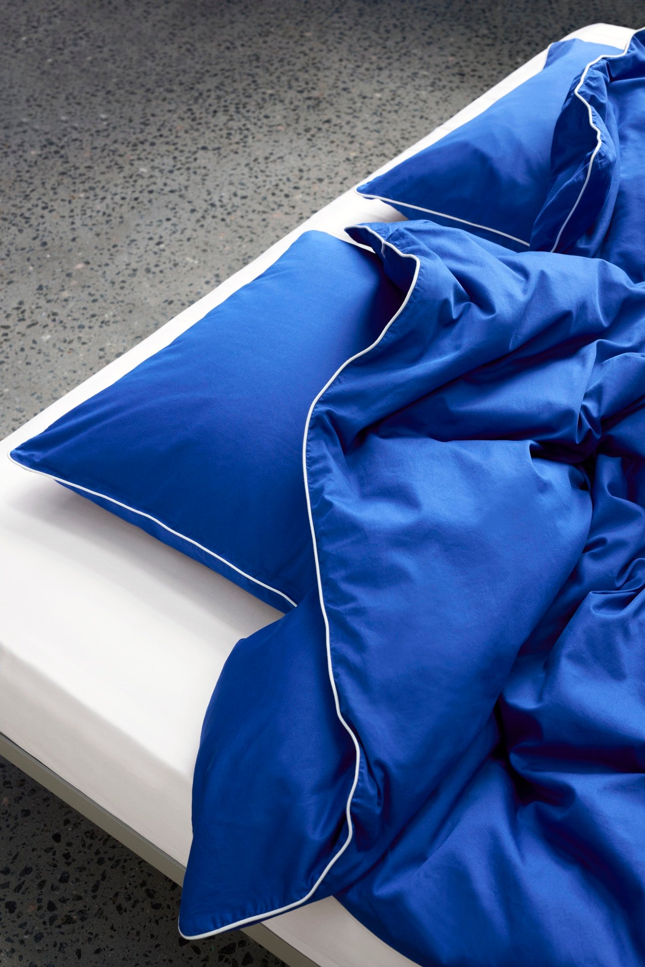 Outline Duvet Cover - Vivid Blue