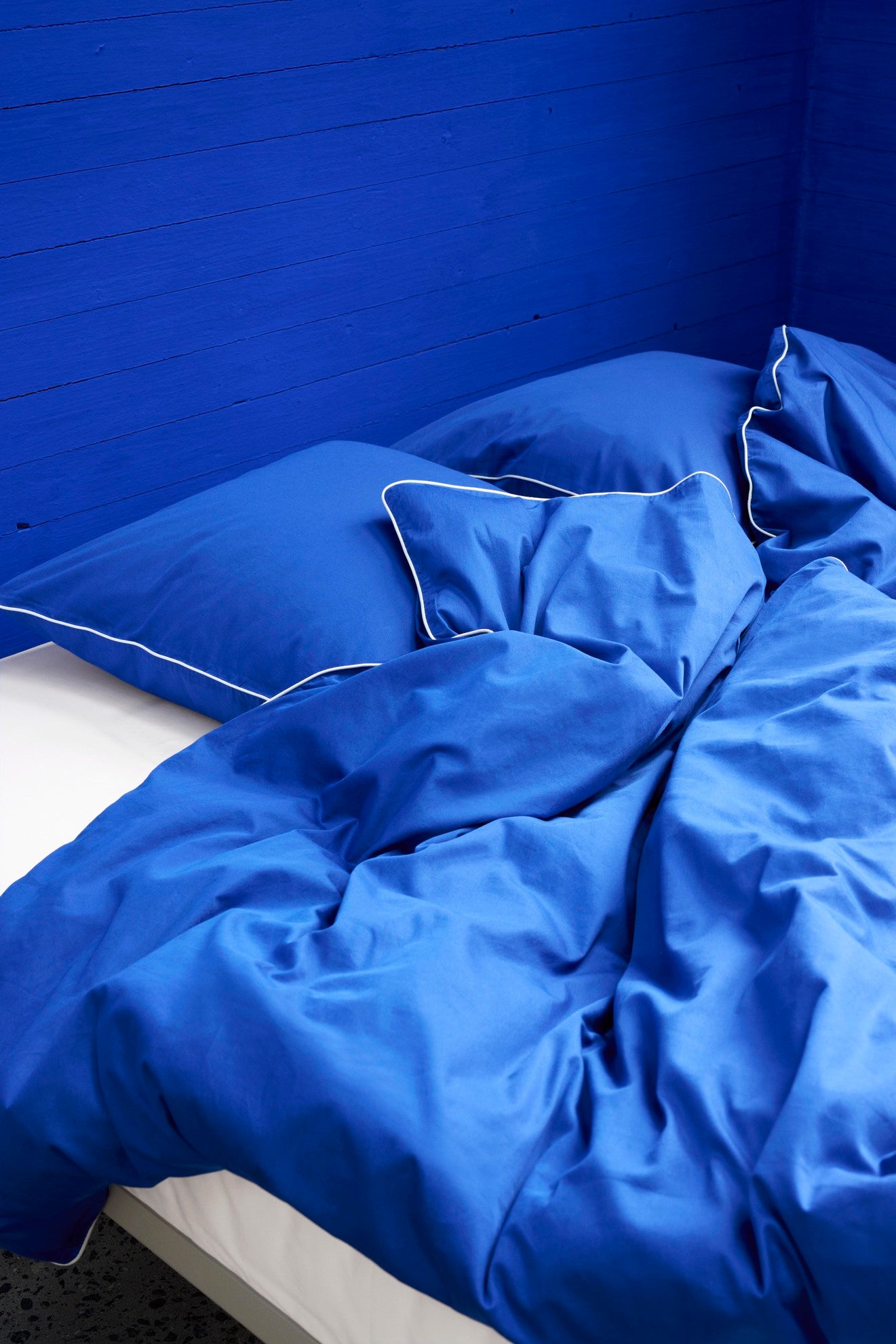 Outline Duvet Cover - Vivid Blue