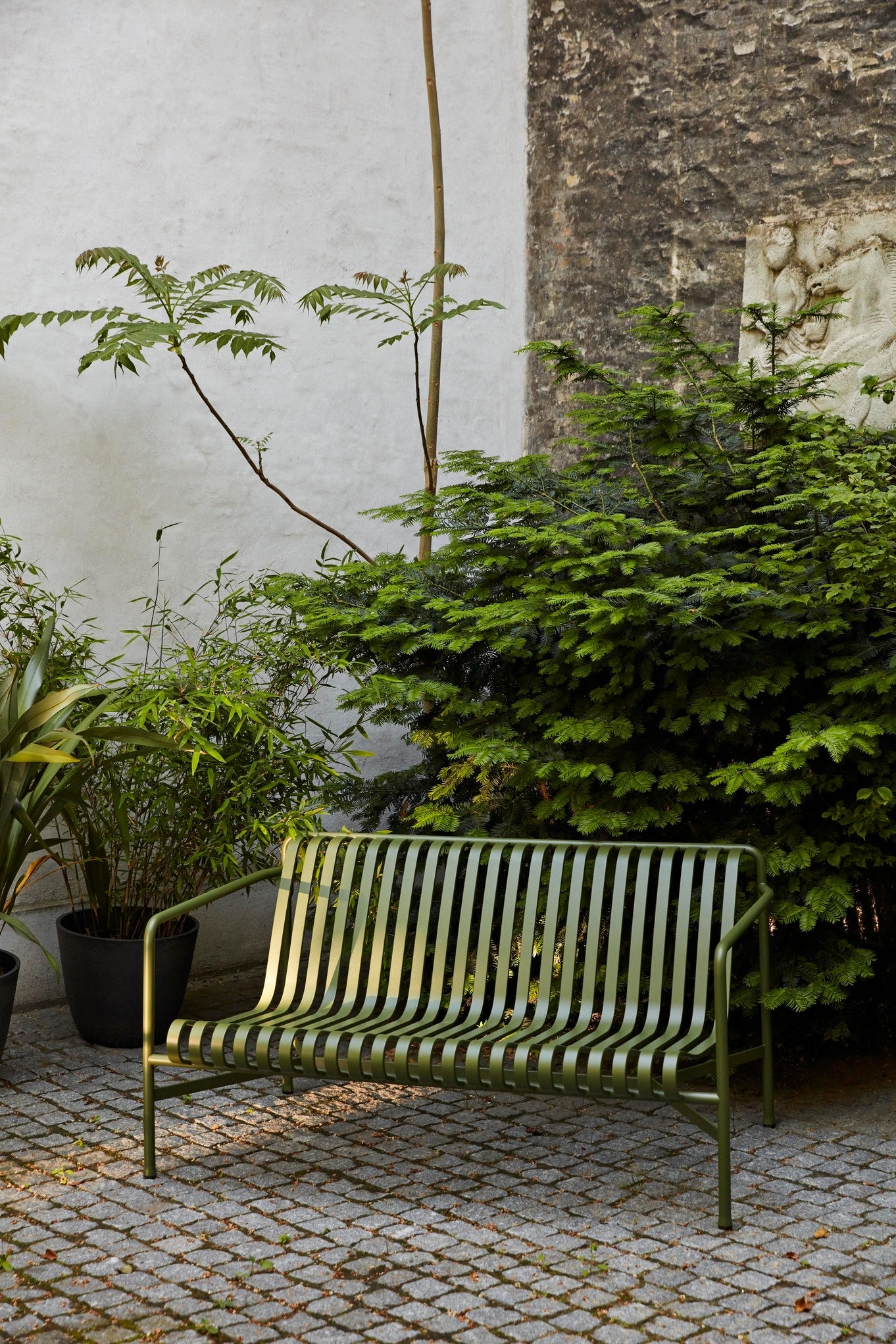 Palissade Dining Bench Armrest