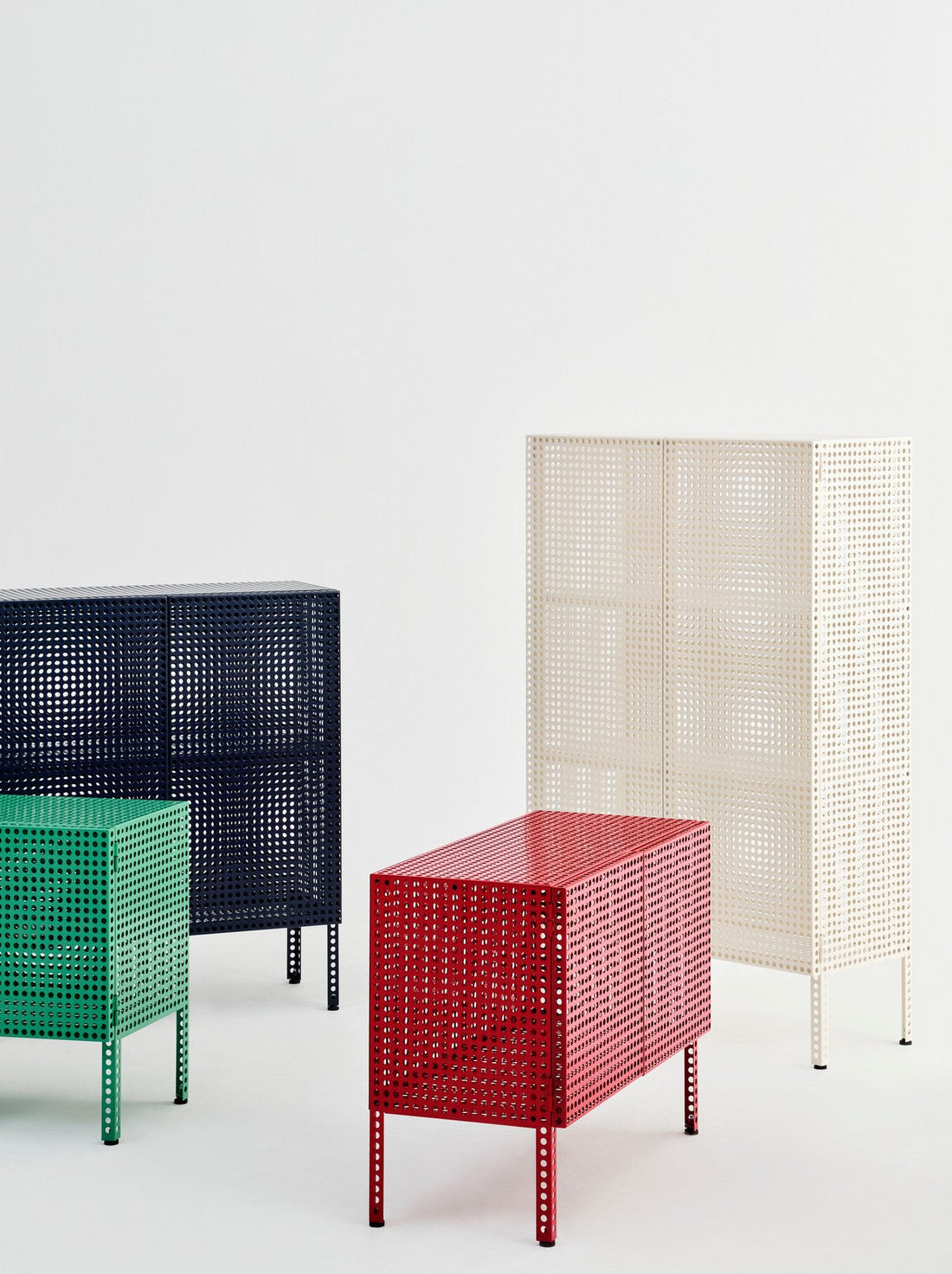 Perforated Stehschrank